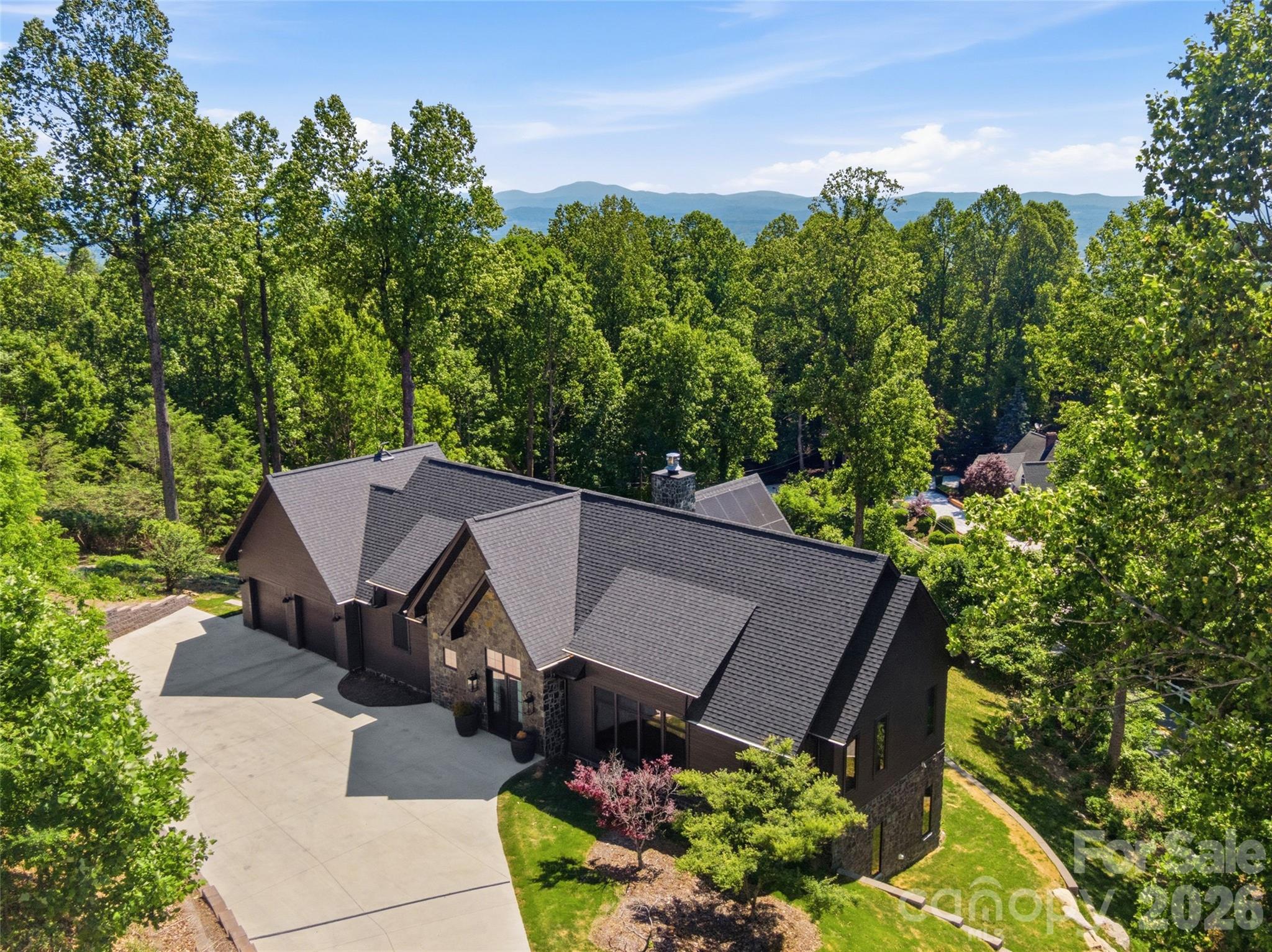241 Tower Circle — Laurel Park