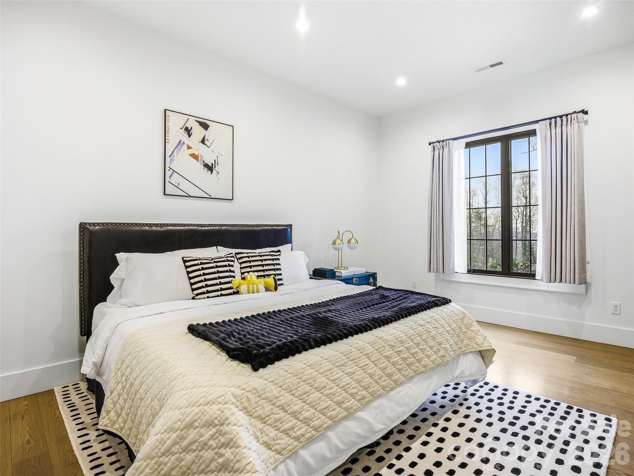 241 Tower Circle — Laurel Park