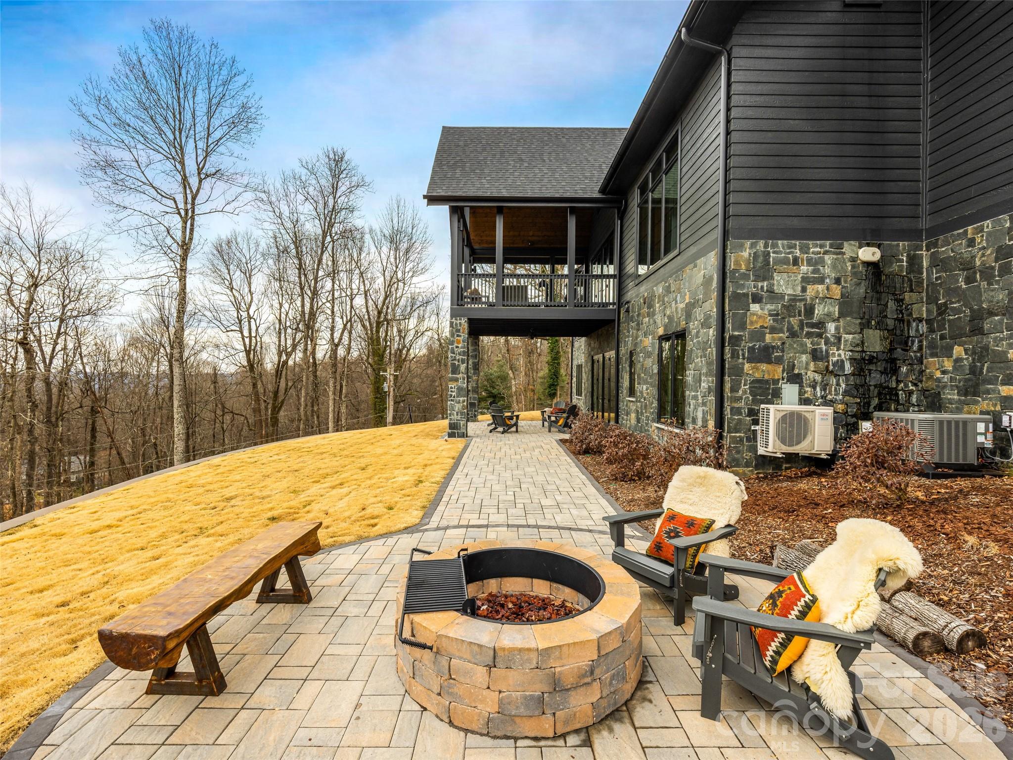 241 Tower Circle — Laurel Park