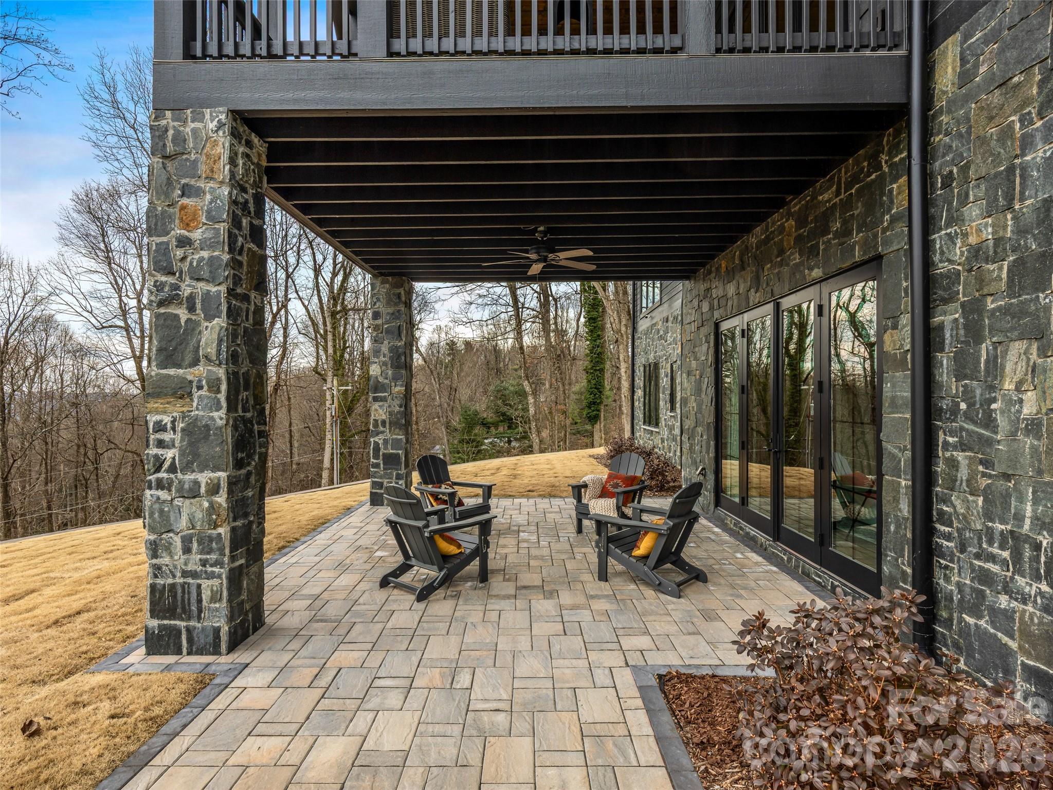 241 Tower Circle — Laurel Park