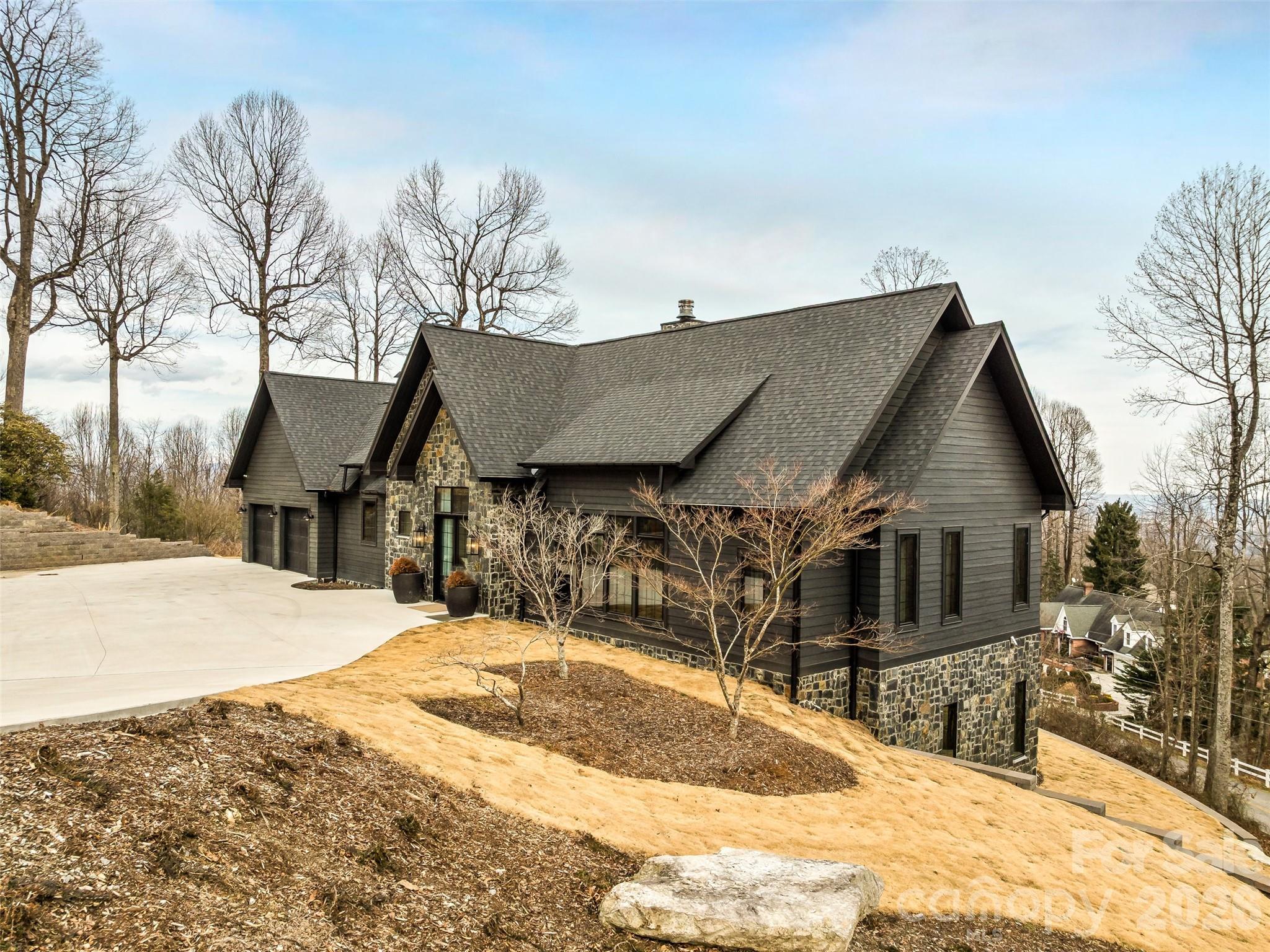 241 Tower Circle — Laurel Park