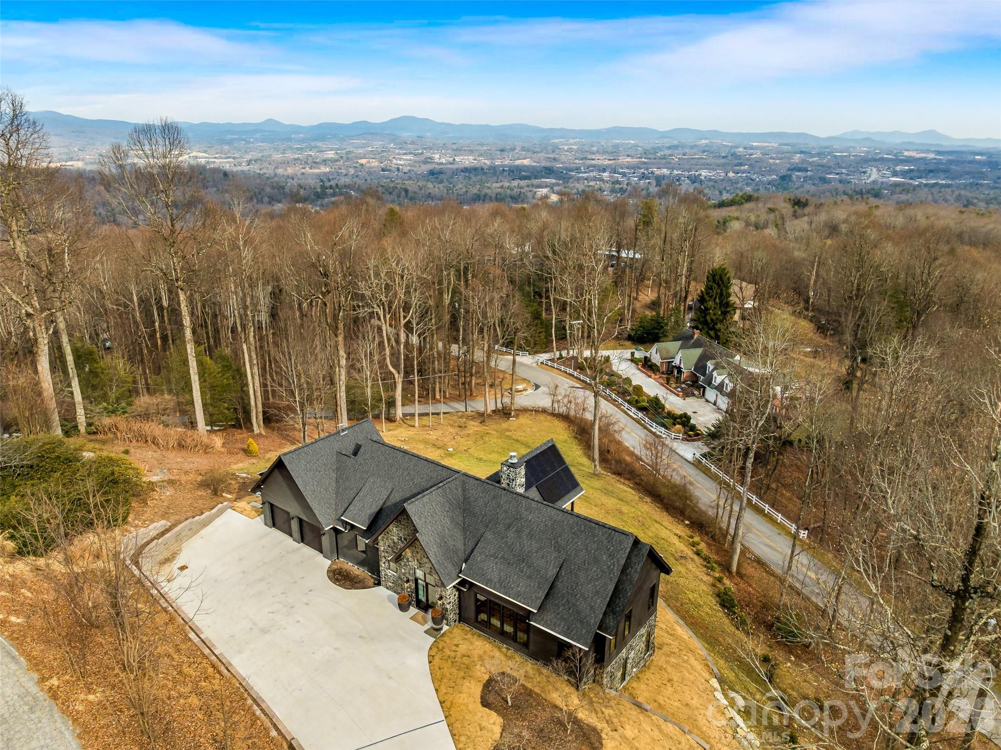 241 Tower Circle — Laurel Park