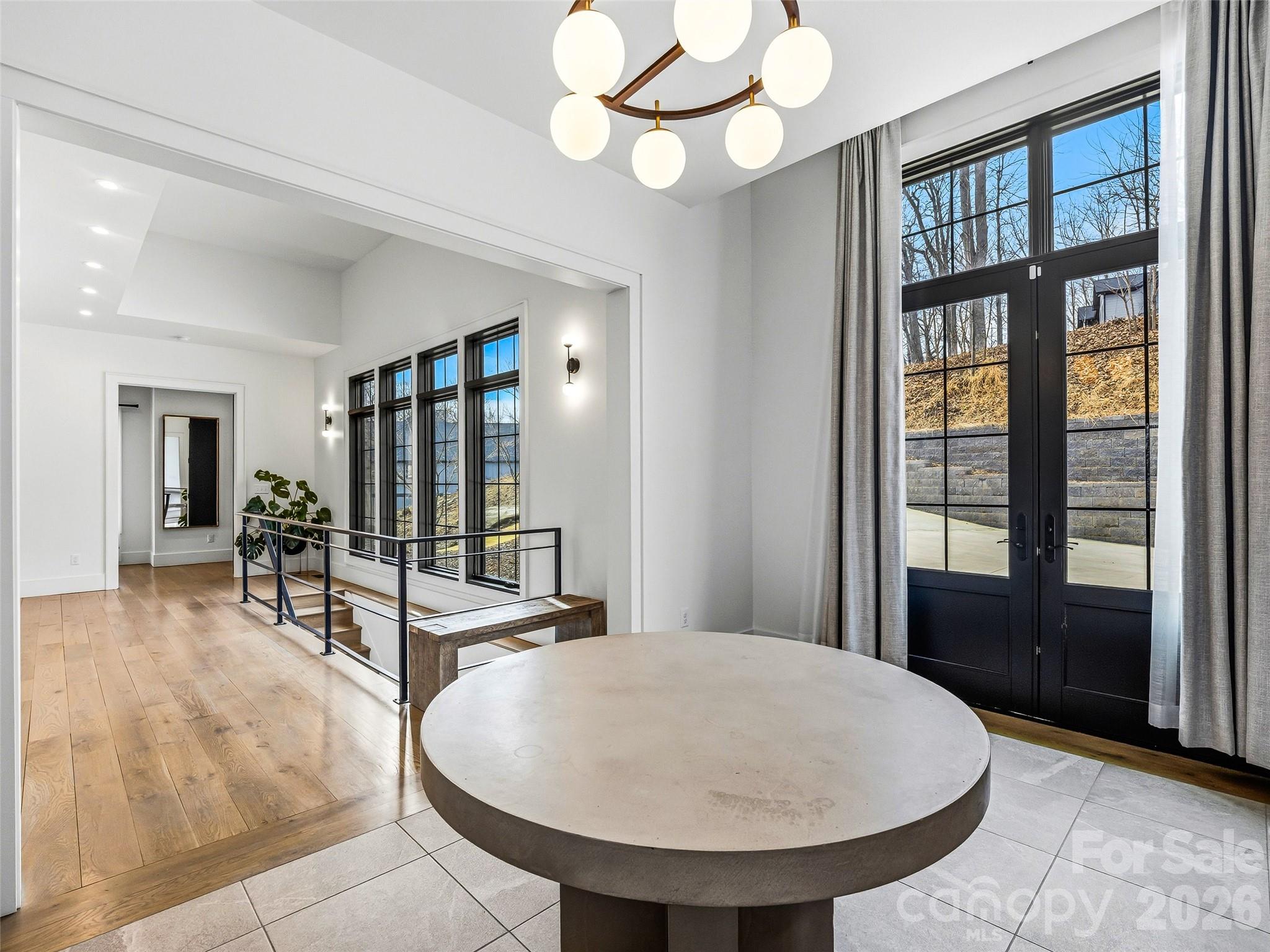 241 Tower Circle — Laurel Park