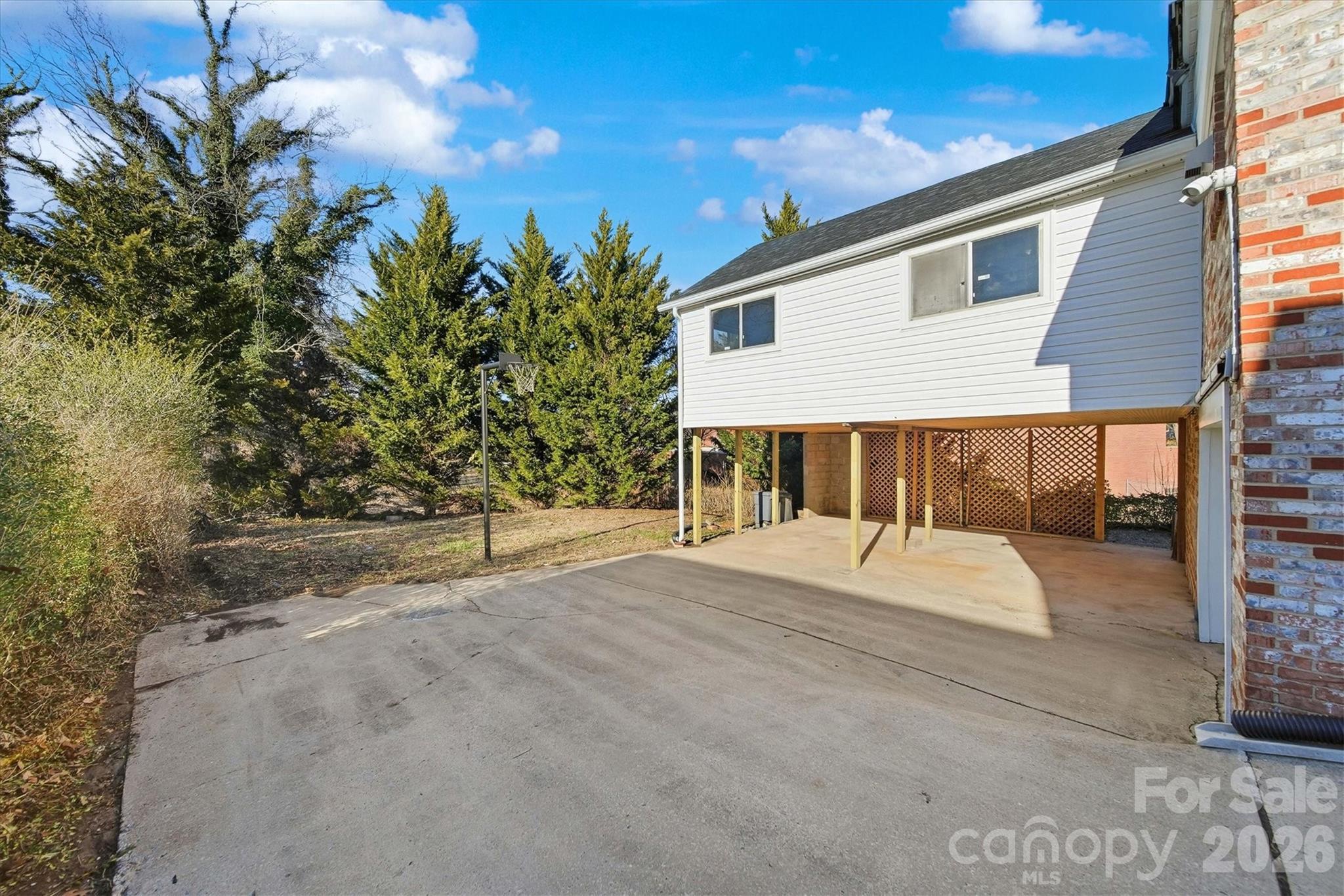 330 Harrington Street NW — Lenoir