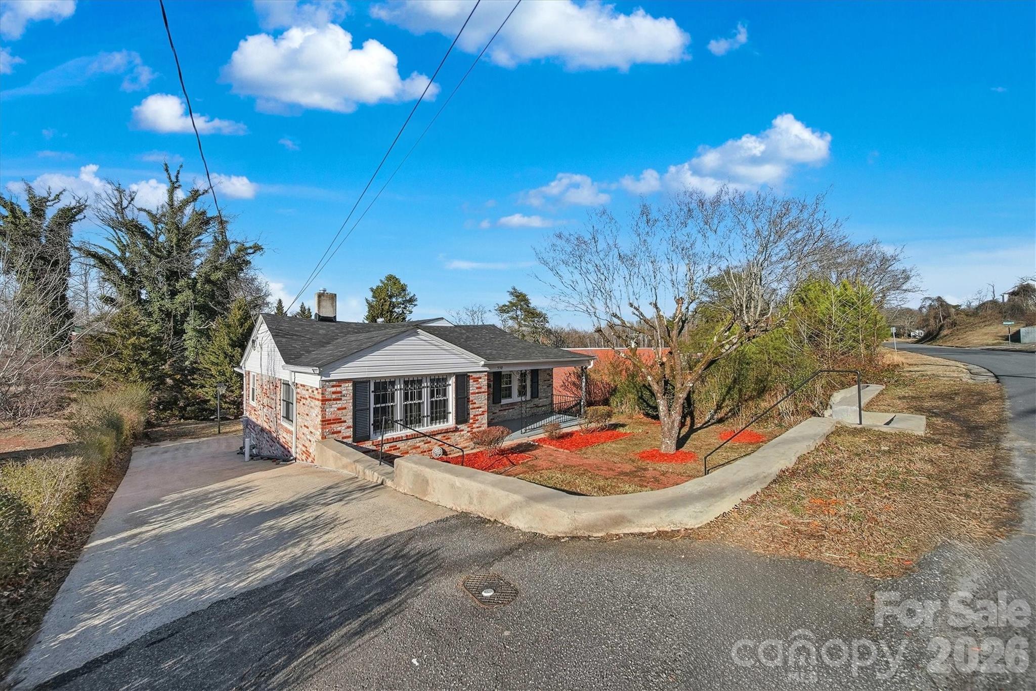 330 Harrington Street NW — Lenoir