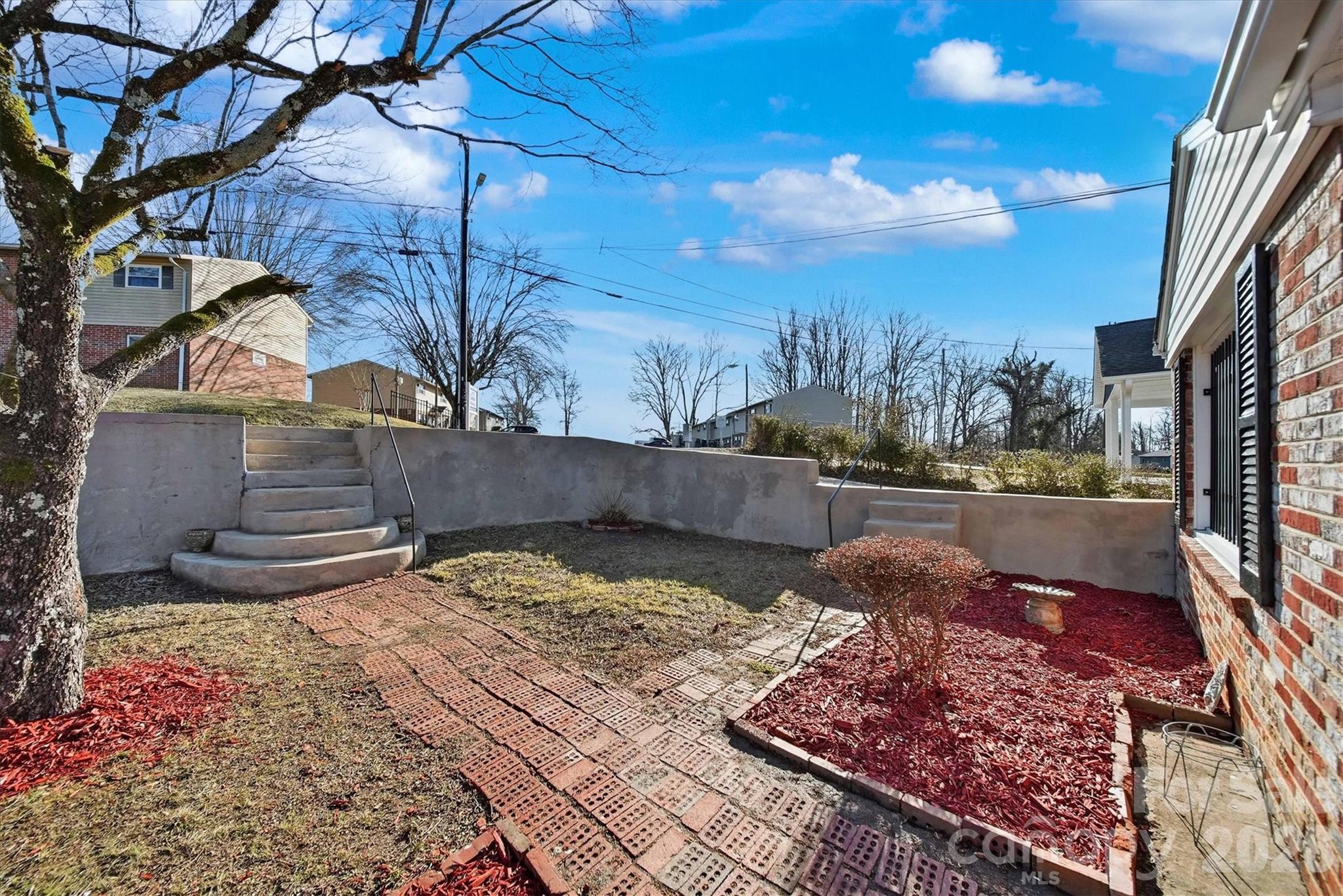 330 Harrington Street NW — Lenoir