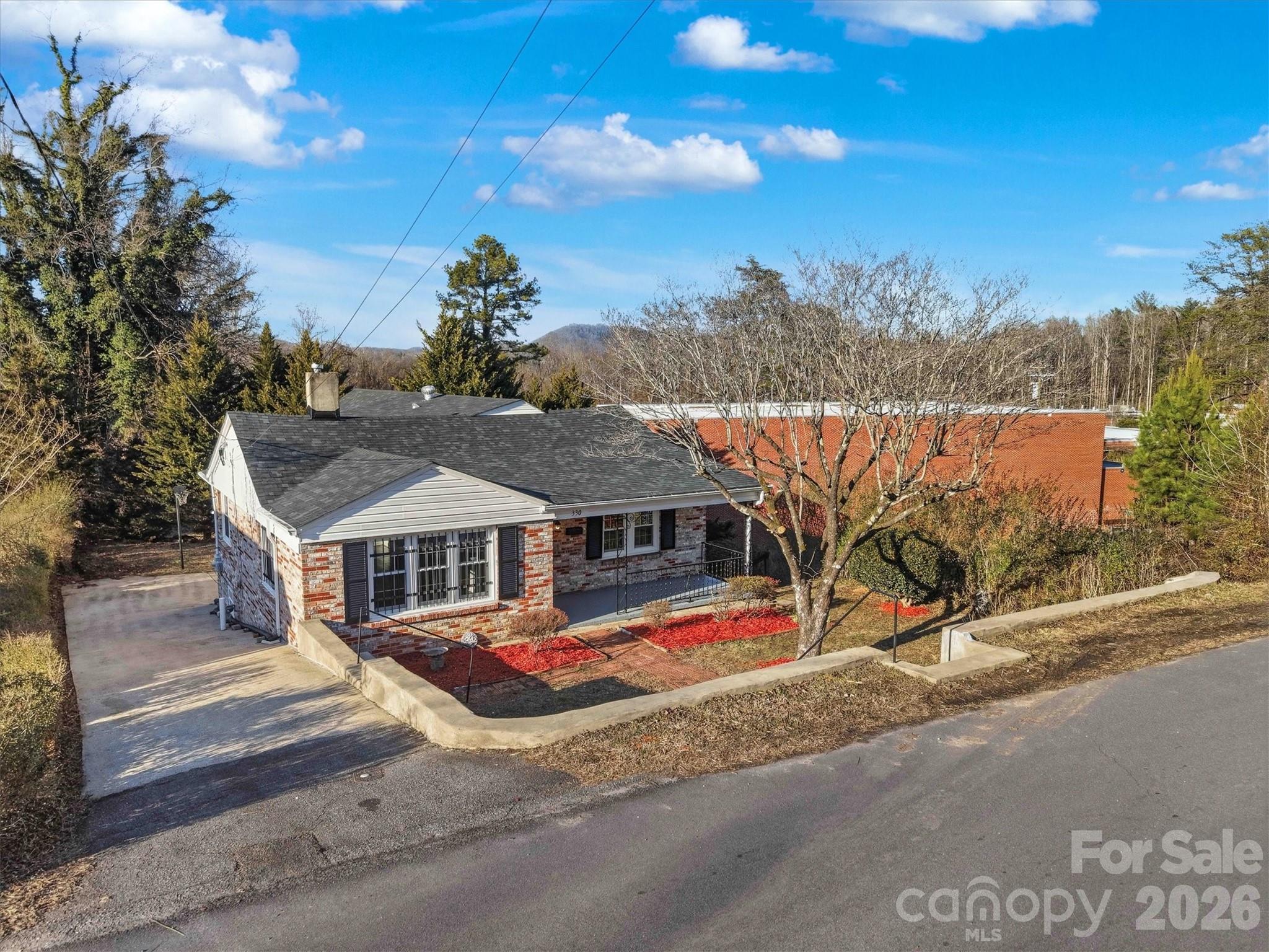 330 Harrington Street NW — Lenoir
