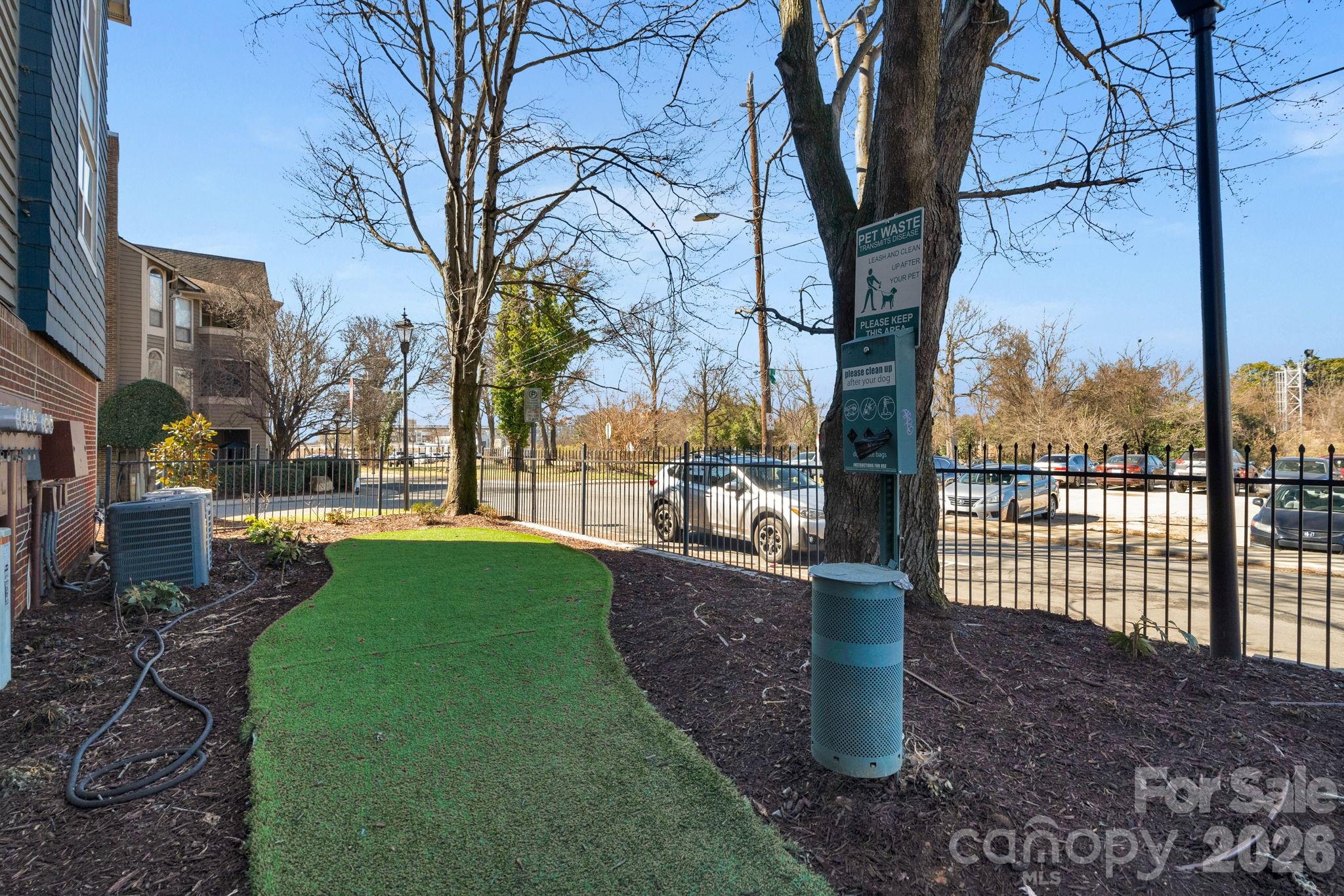 513 N Graham Street #2E — Charlotte