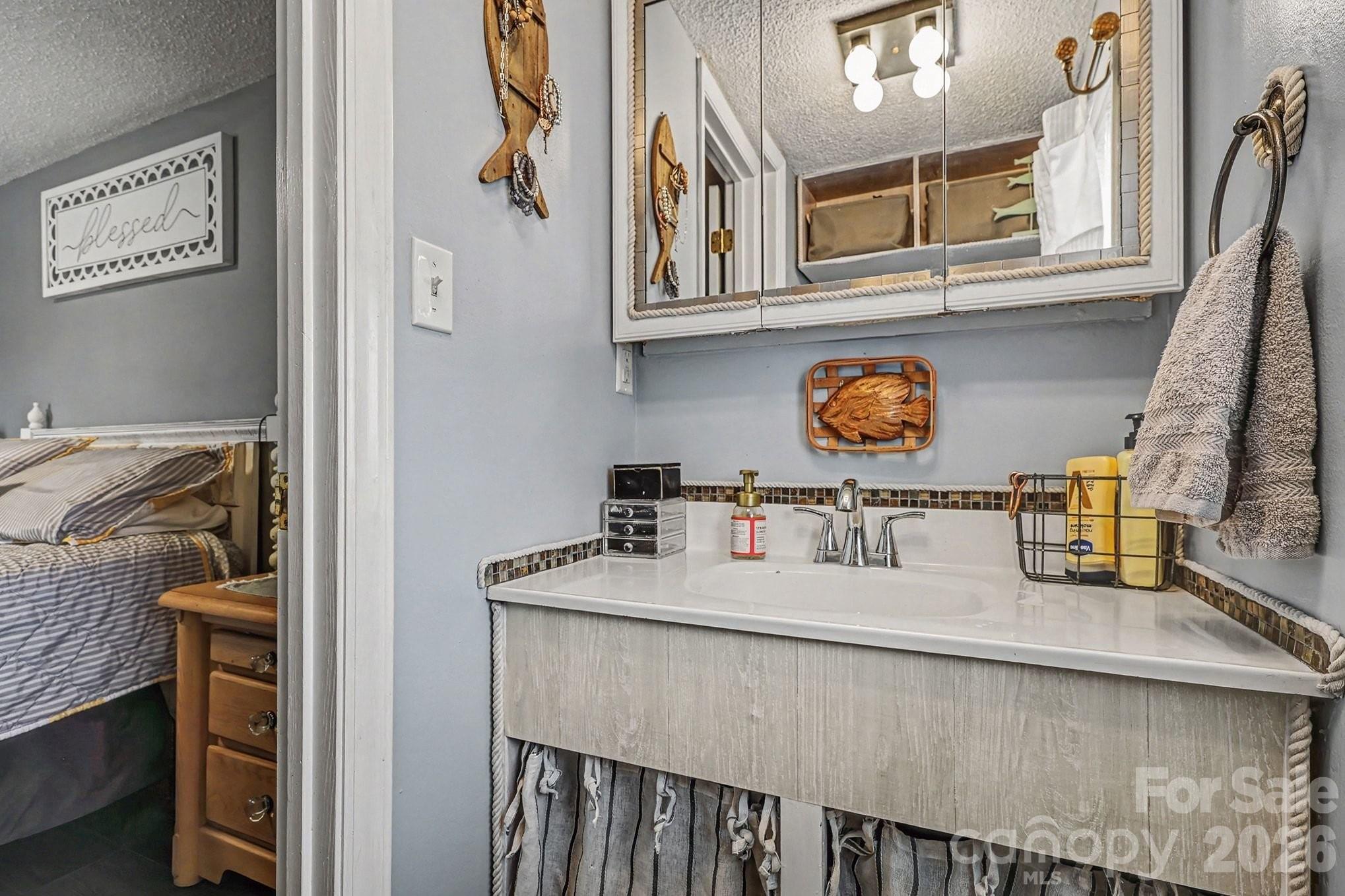 121 Grand View Drive #202/202A — New London