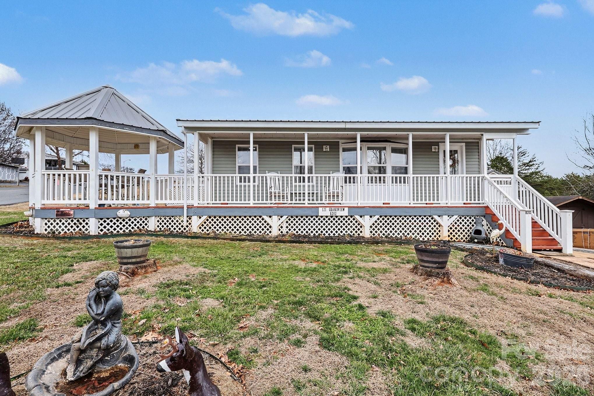 121 Grand View Drive #202/202A — New London
