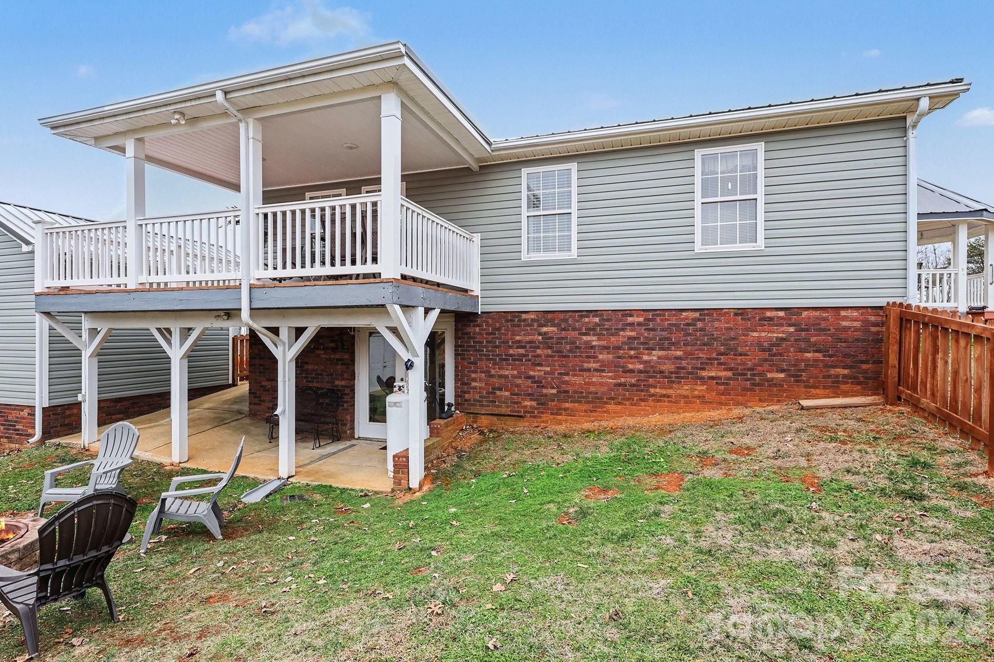 121 Grand View Drive #202/202A — New London