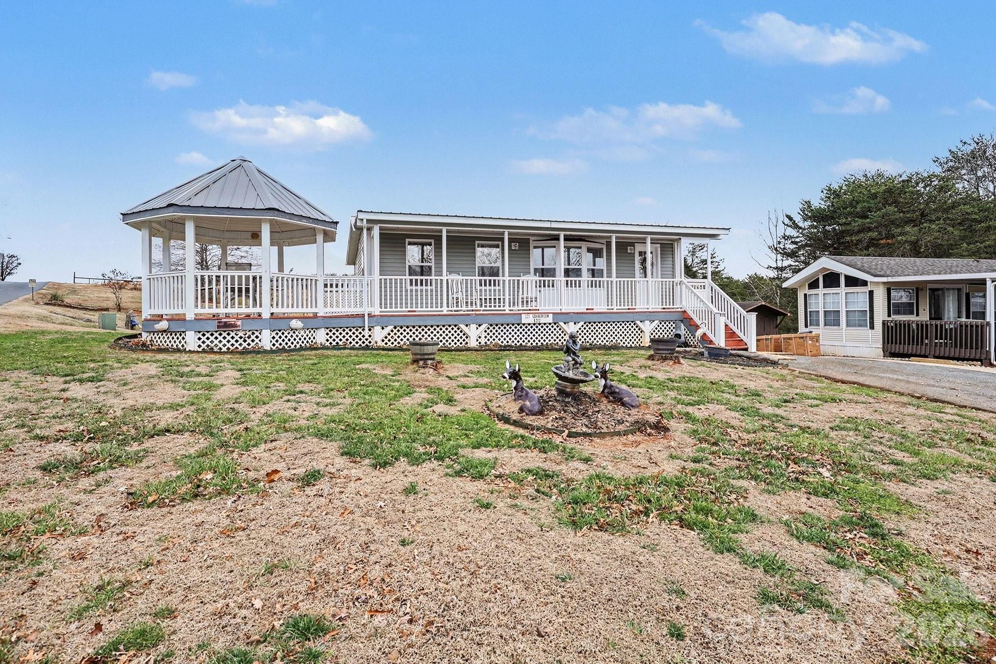 121 Grand View Drive #202/202A — New London