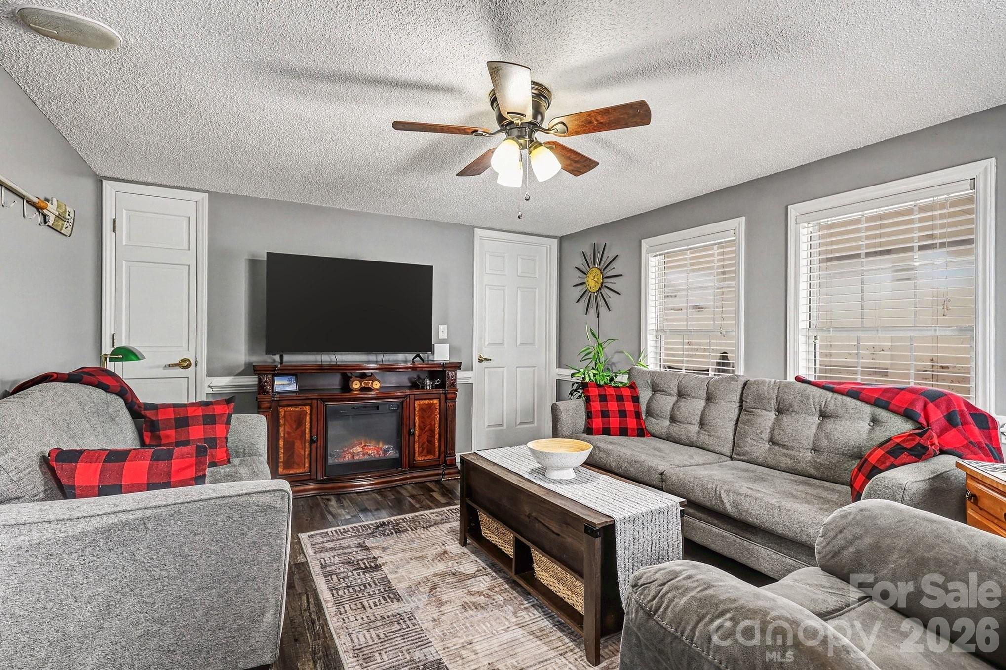 121 Grand View Drive #202/202A — New London