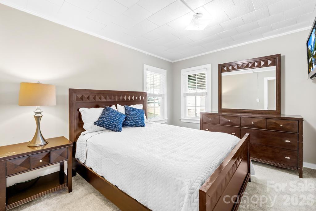430 Arlington Circle NW — Lenoir