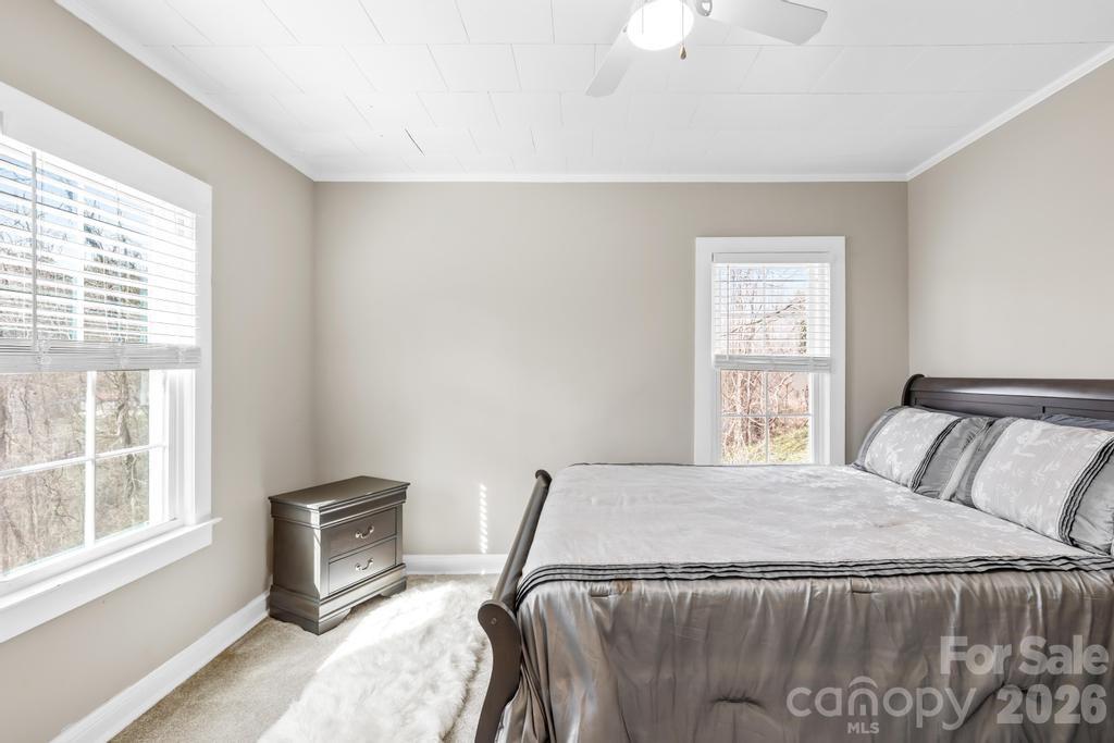 430 Arlington Circle NW — Lenoir