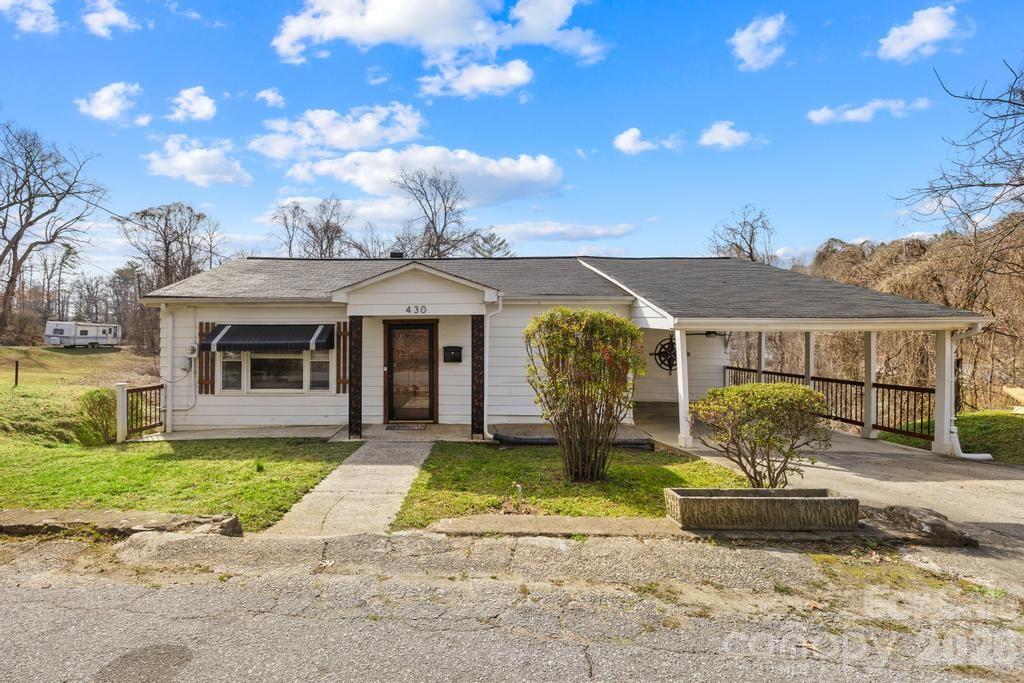 430 Arlington Circle NW — Lenoir