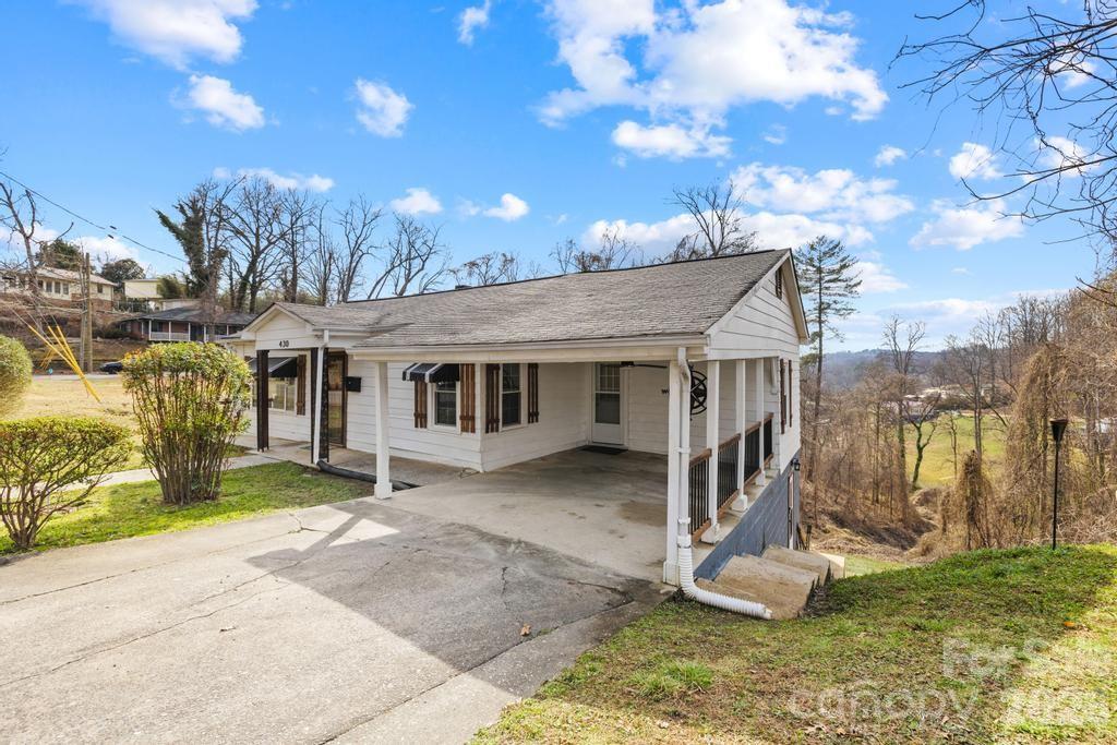 430 Arlington Circle NW — Lenoir