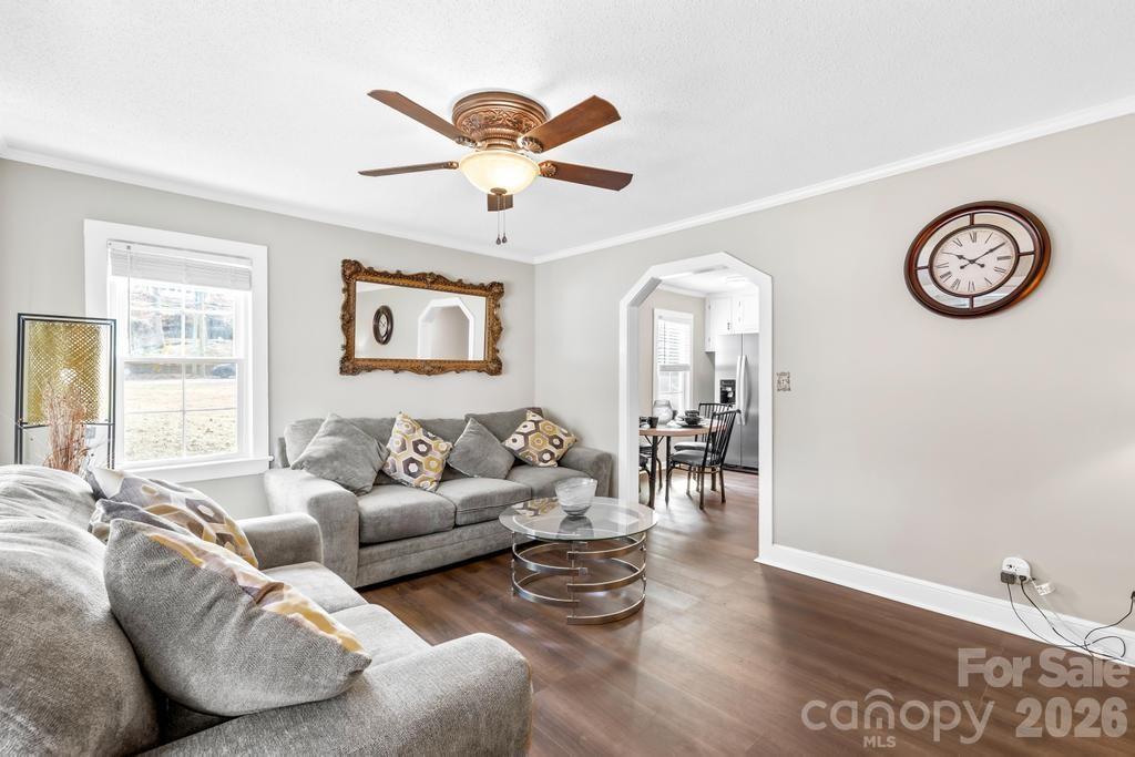 430 Arlington Circle NW — Lenoir