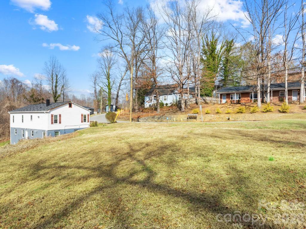 430 Arlington Circle NW — Lenoir