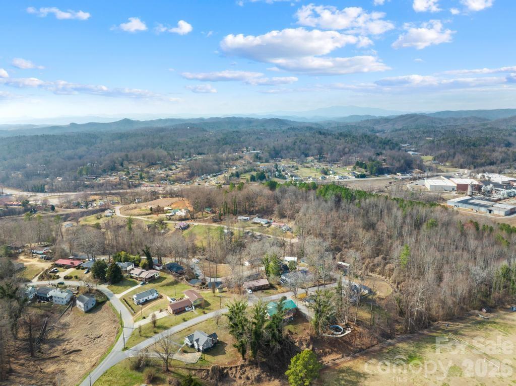 430 Arlington Circle NW — Lenoir