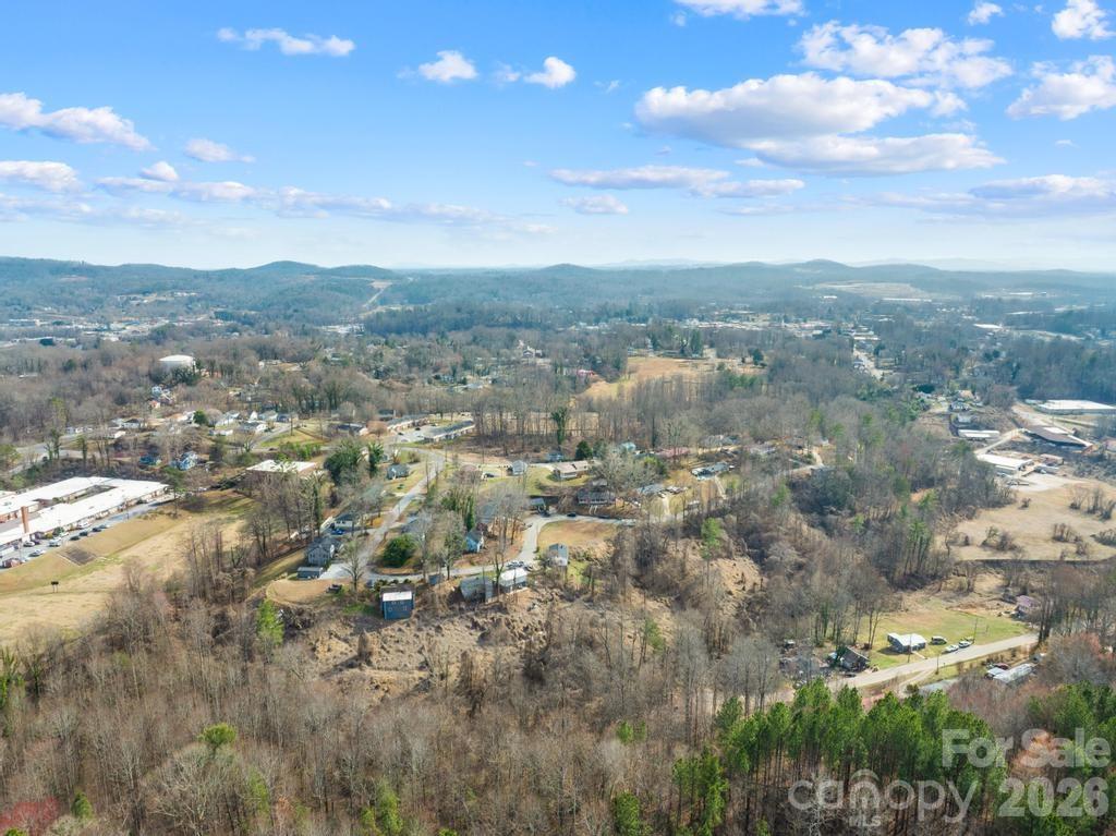 430 Arlington Circle NW — Lenoir