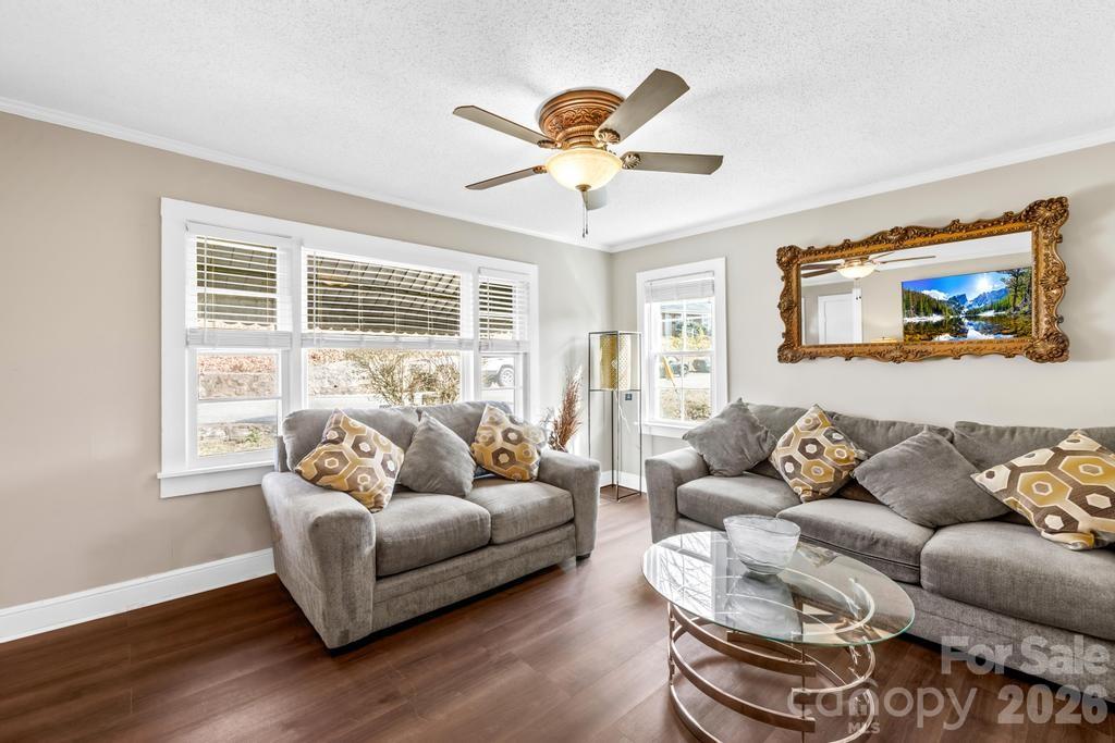 430 Arlington Circle NW — Lenoir