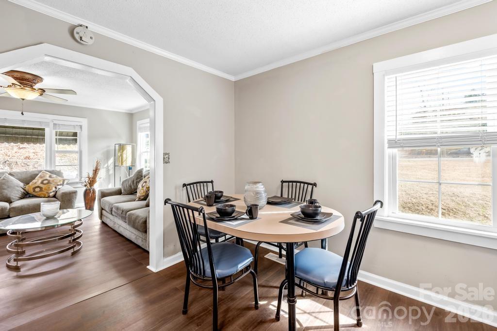 430 Arlington Circle NW — Lenoir