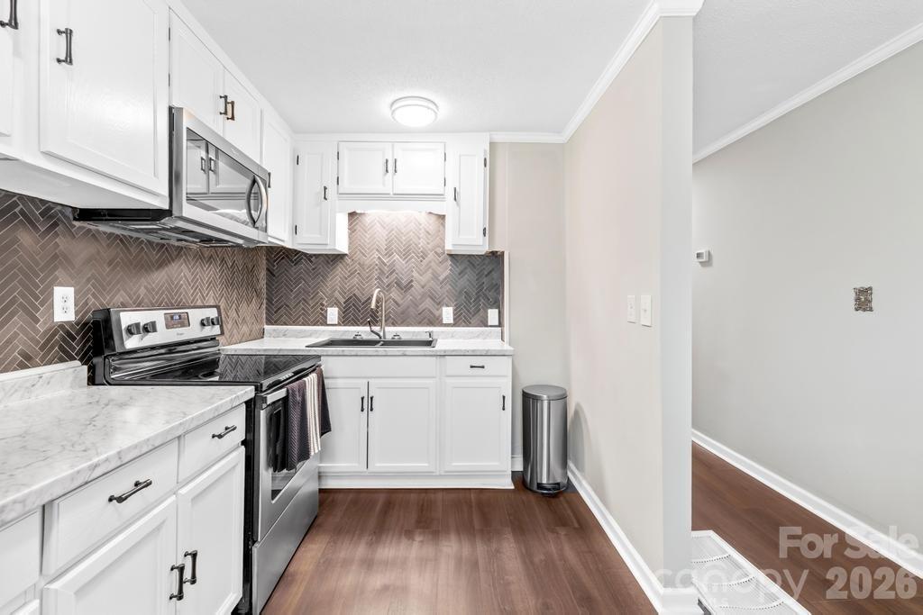 430 Arlington Circle NW — Lenoir