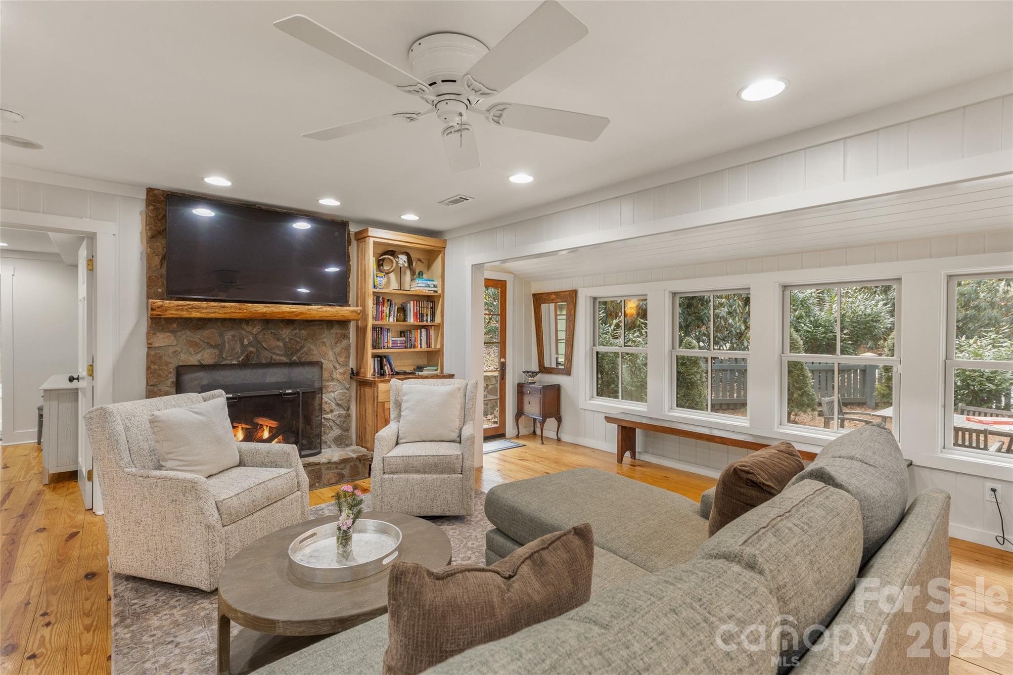 464 Franklin Road — Highlands