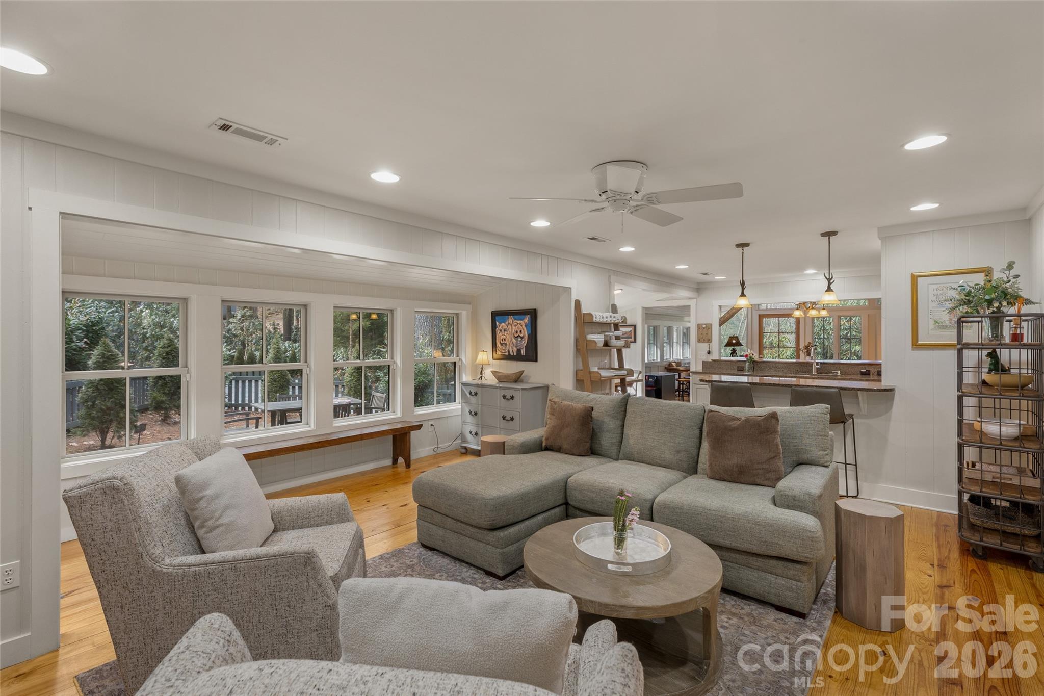 464 Franklin Road — Highlands