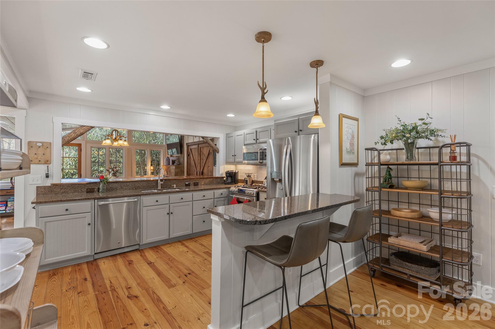 464 Franklin Road — Highlands