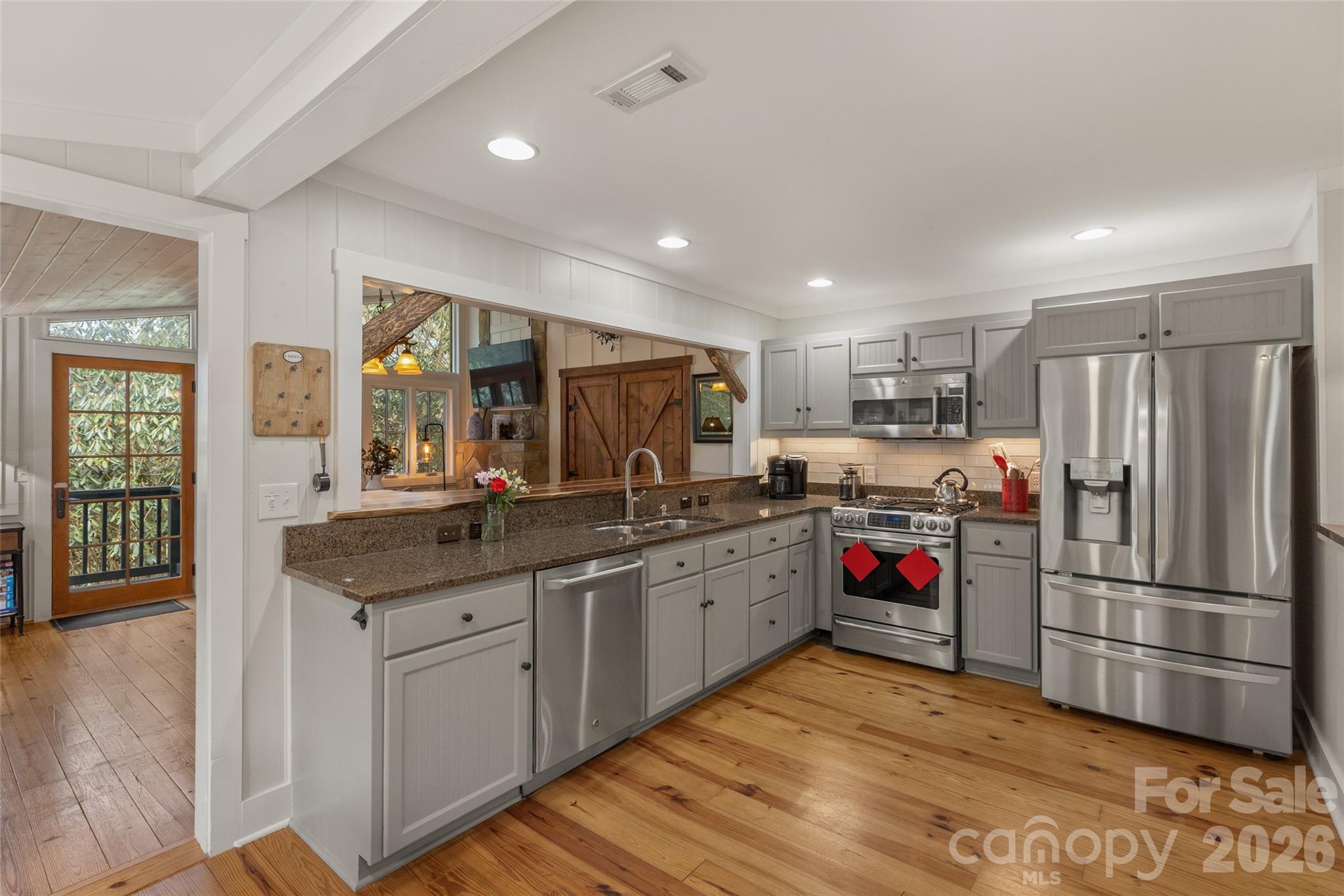 464 Franklin Road — Highlands