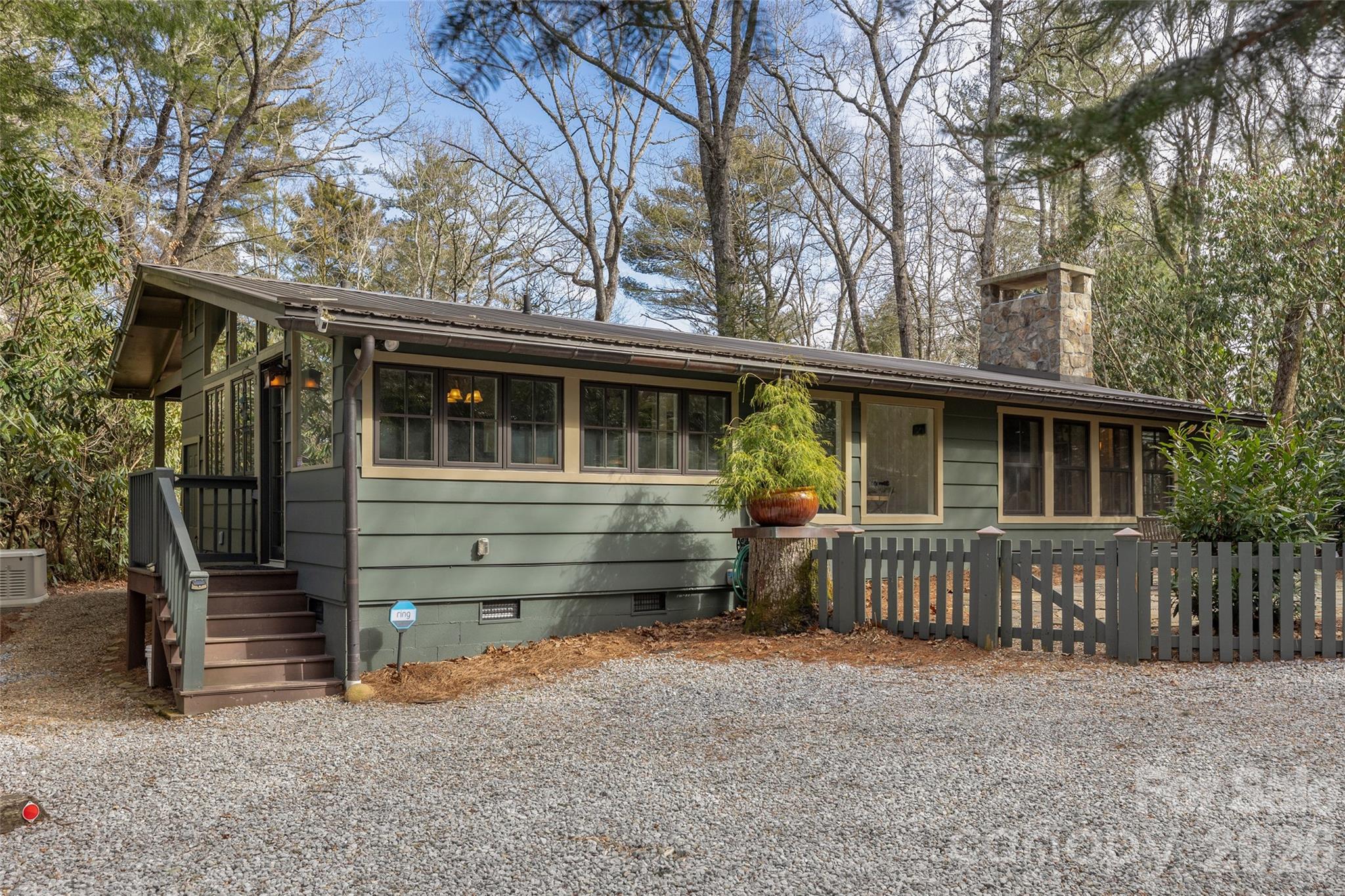 464 Franklin Road — Highlands