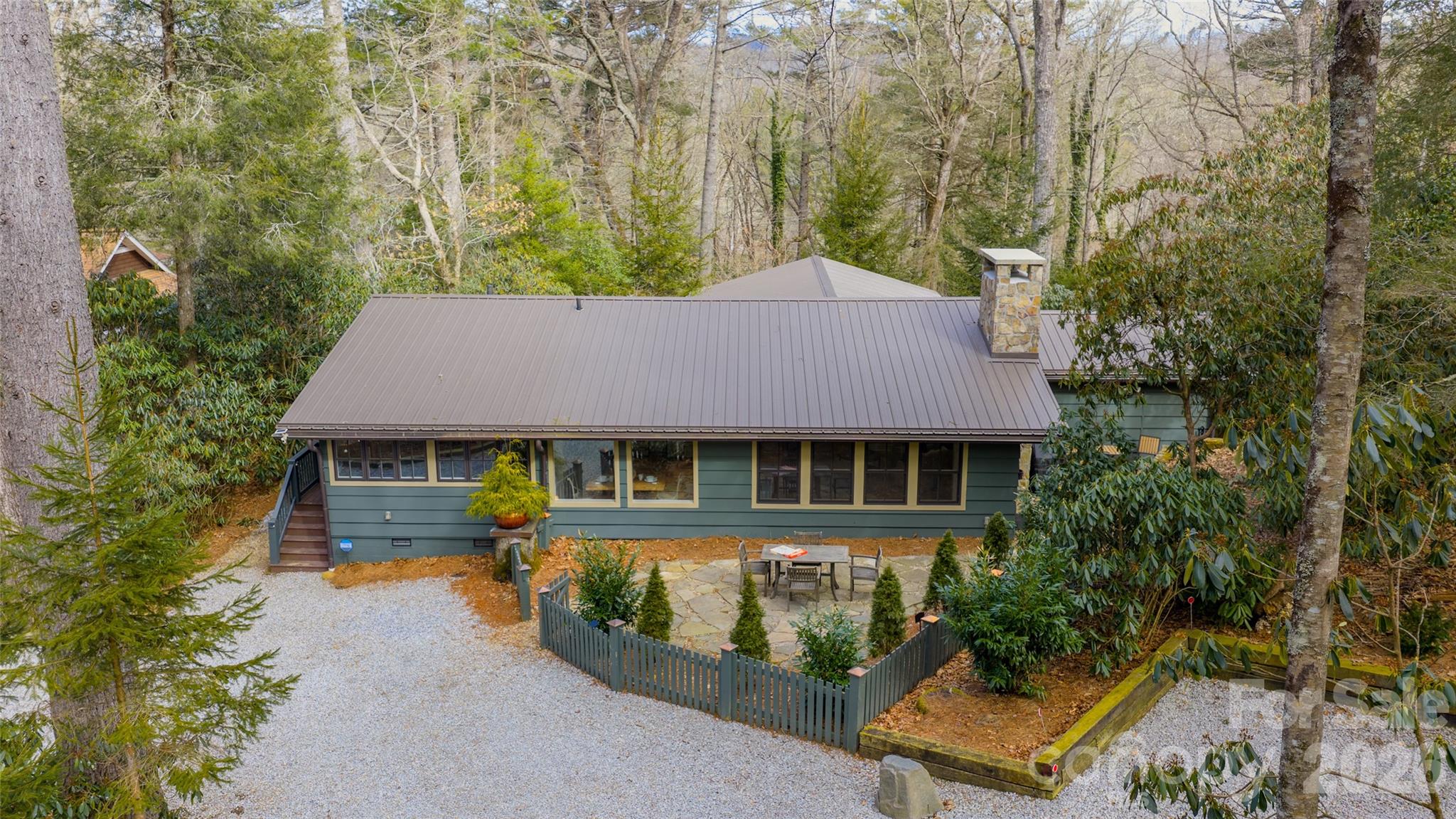 464 Franklin Road — Highlands