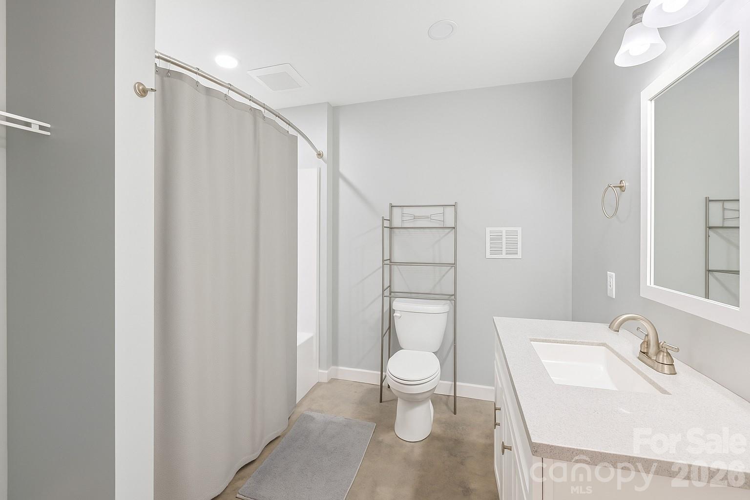 2411 Mission Road — York