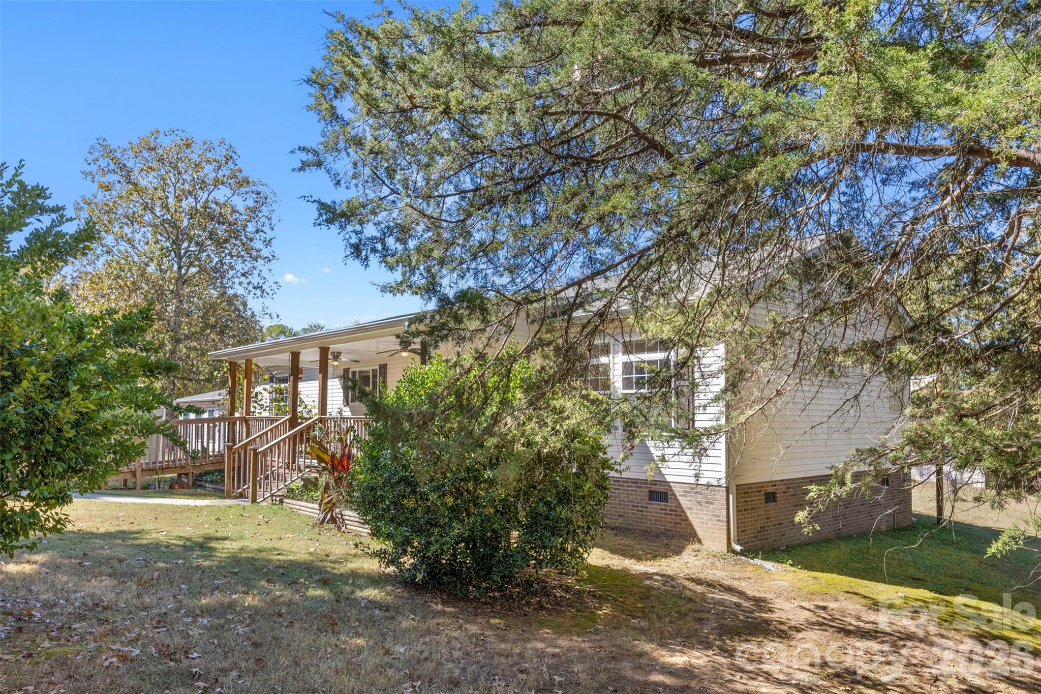 2411 Mission Road — York