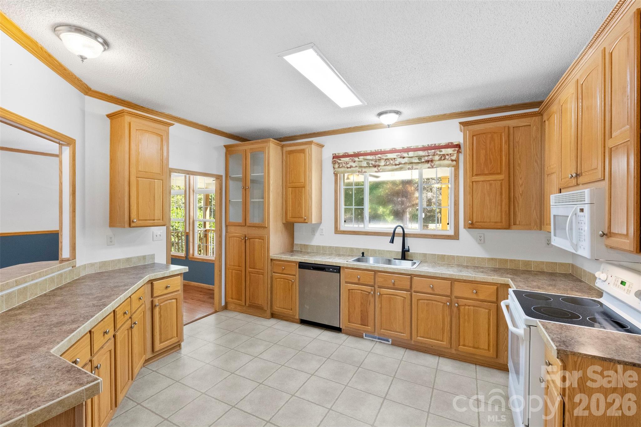 2411 Mission Road — York