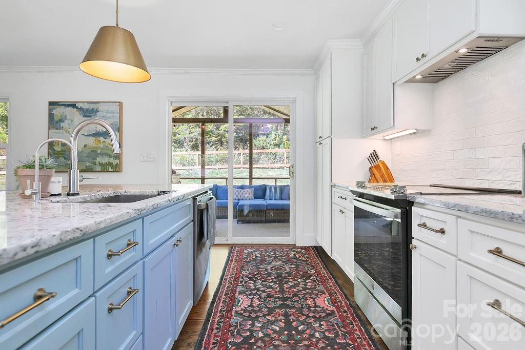 84 Far Hills Terrace — Brevard