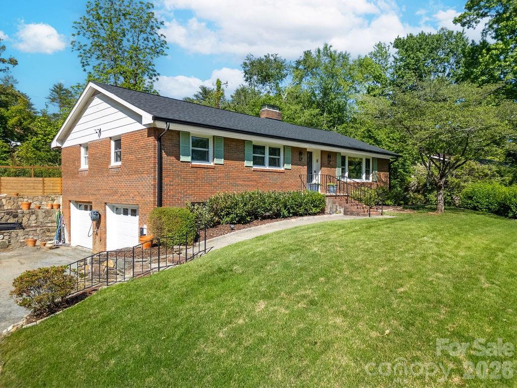 84 Far Hills Terrace — Brevard