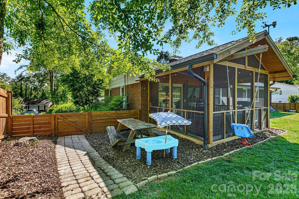 84 Far Hills Terrace — Brevard