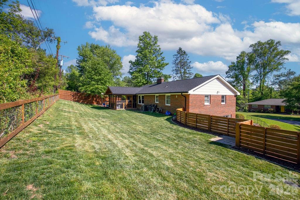 84 Far Hills Terrace — Brevard
