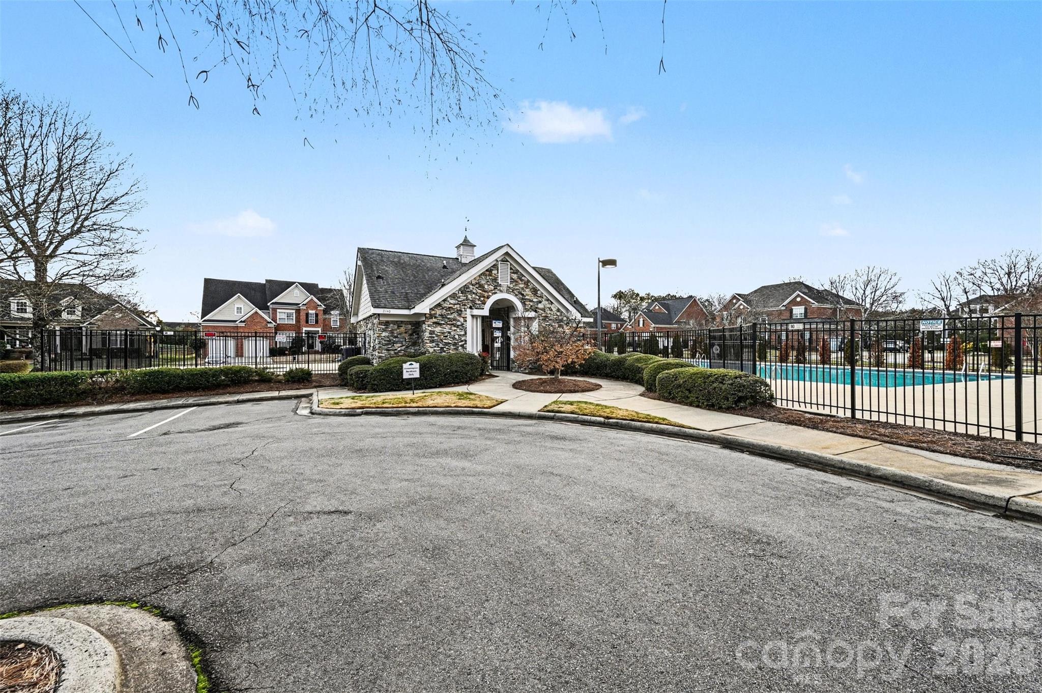 1310 Bershire Lane — Charlotte