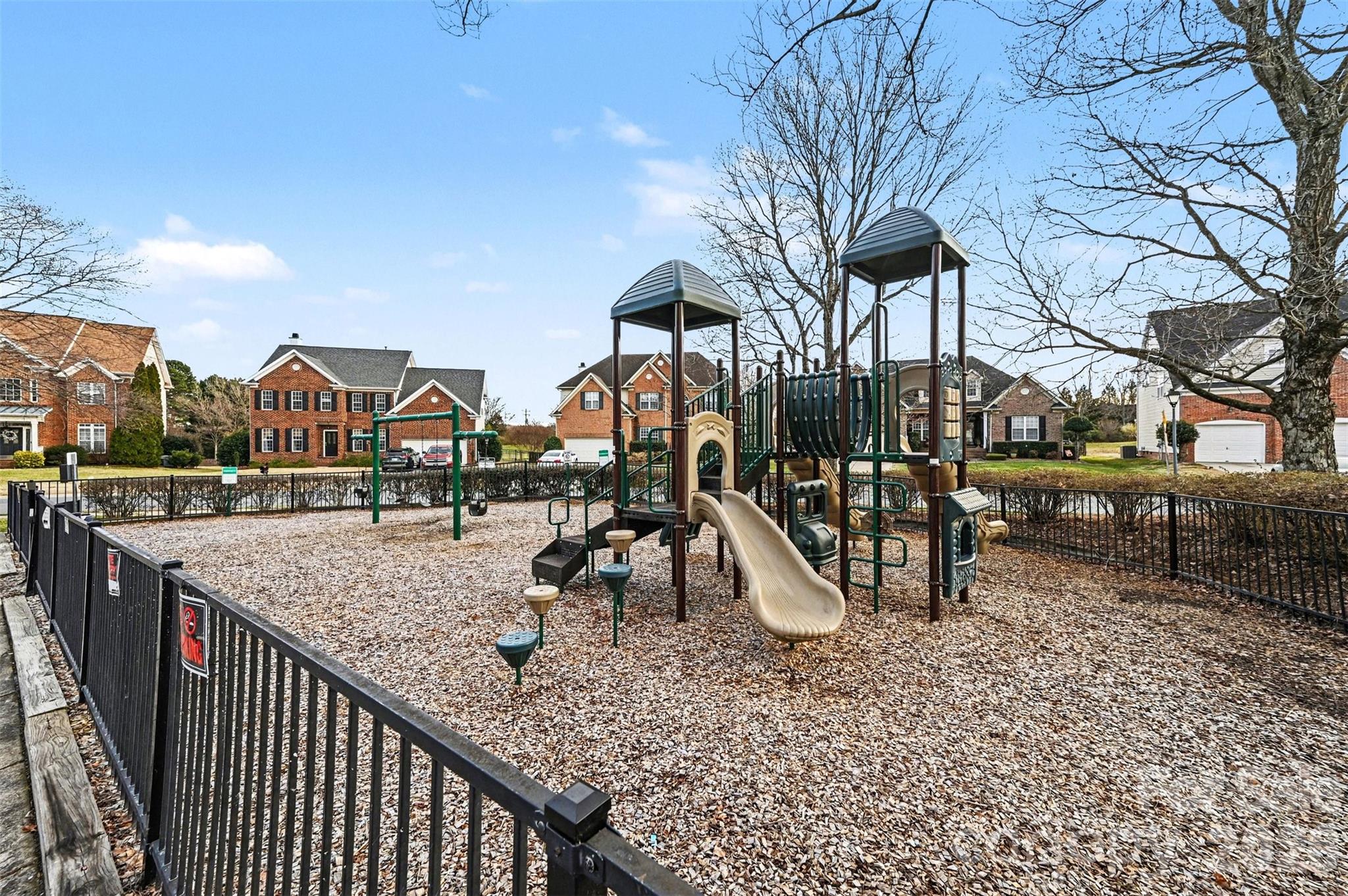 1310 Bershire Lane — Charlotte