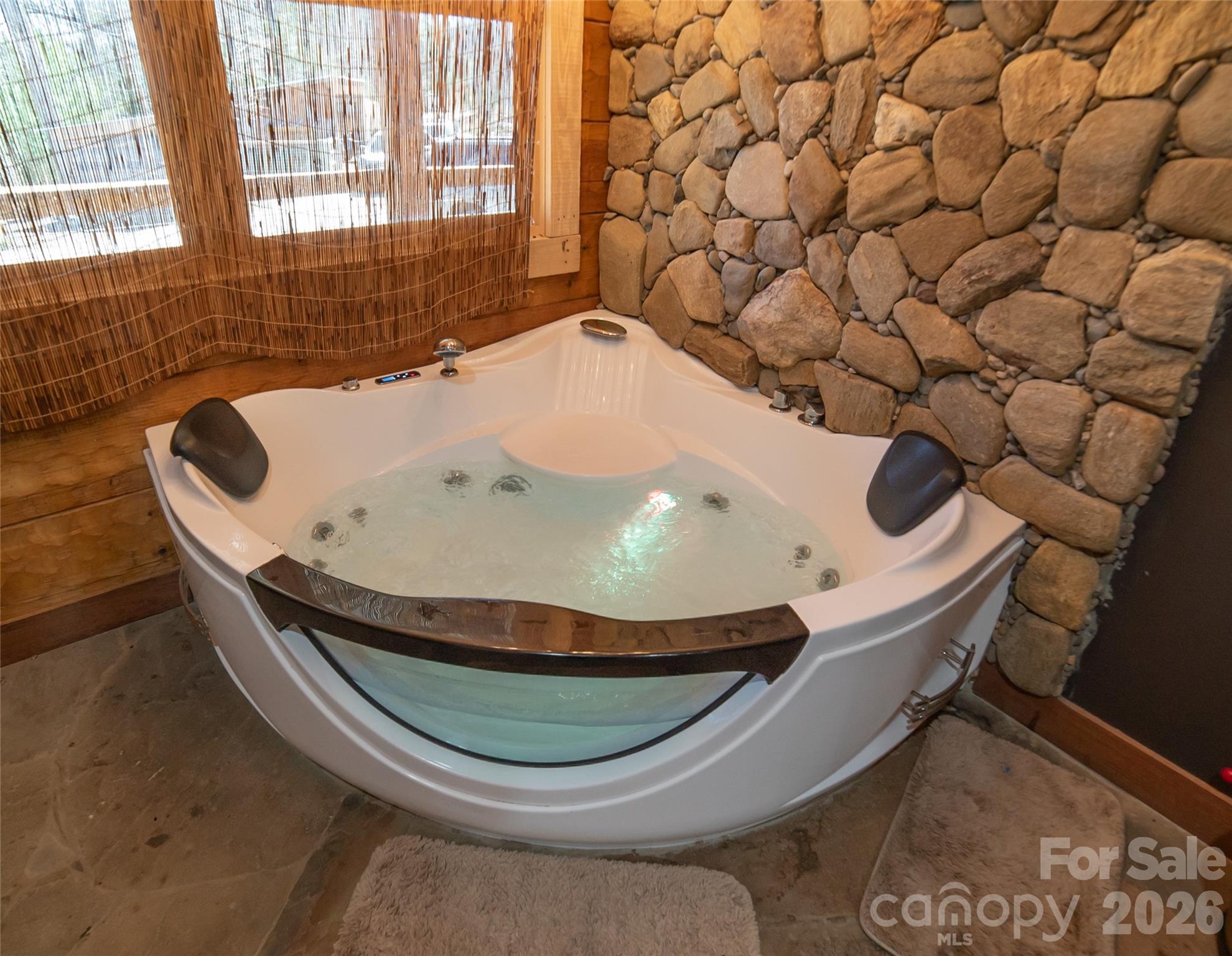 4885 Grandin Road — Lenoir