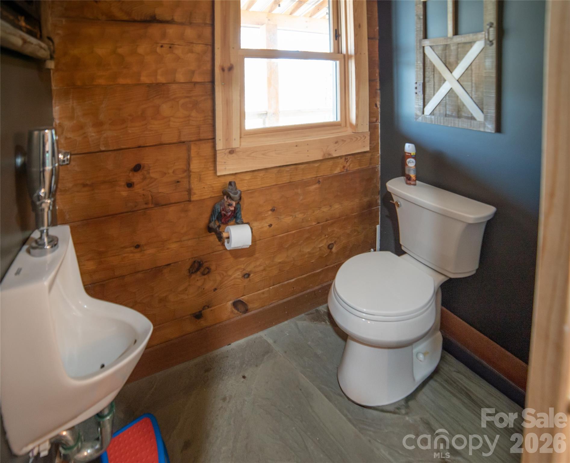 4885 Grandin Road — Lenoir