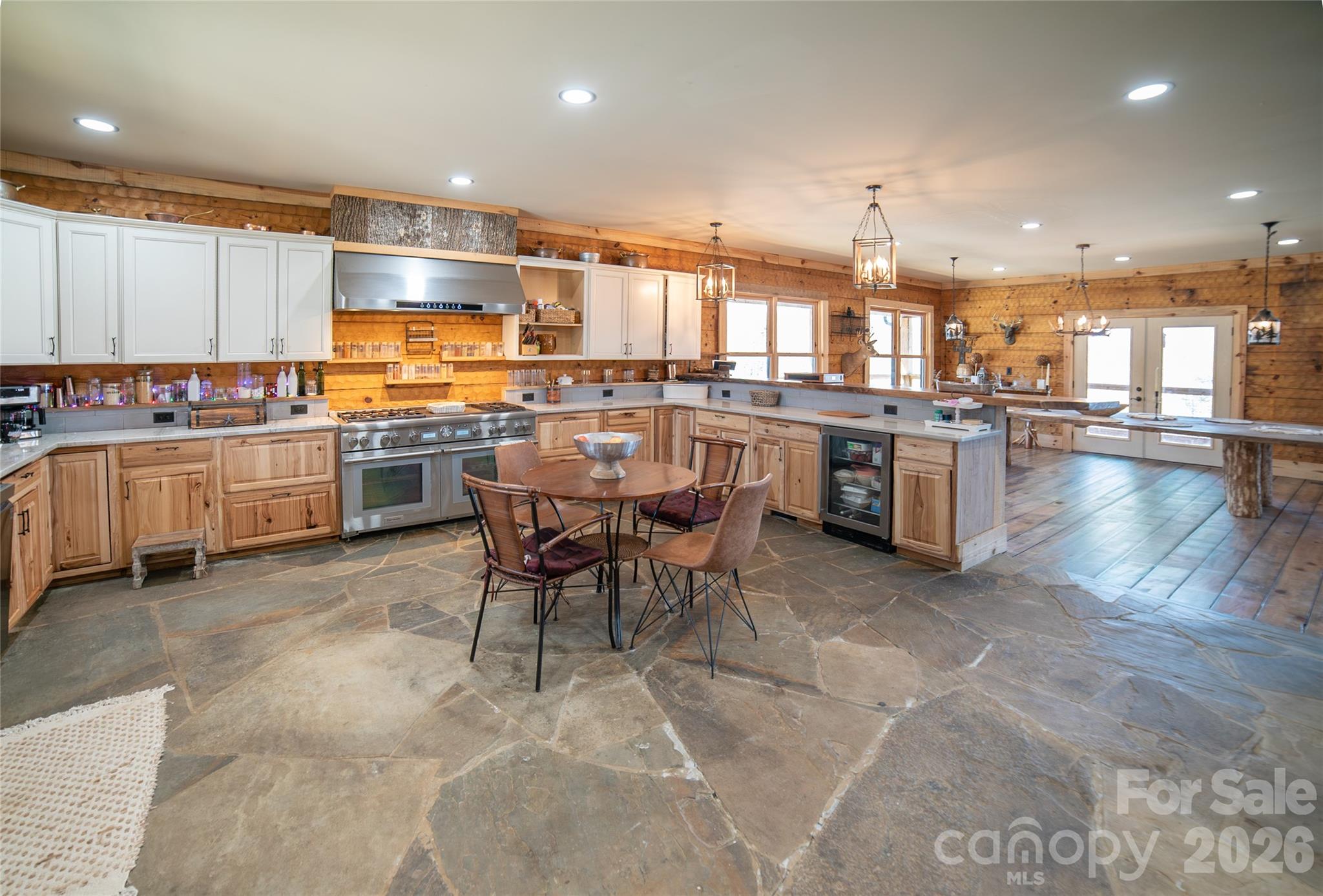 4885 Grandin Road — Lenoir