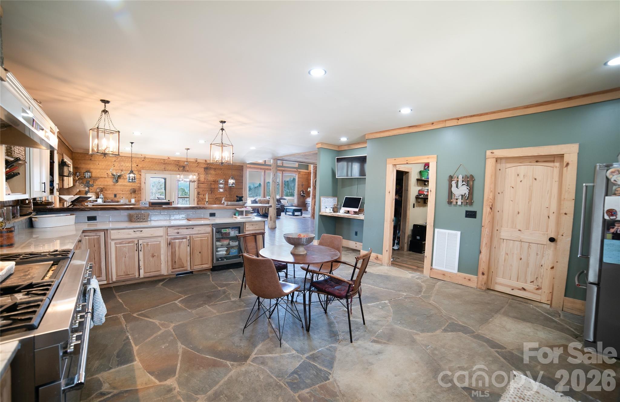 4885 Grandin Road — Lenoir