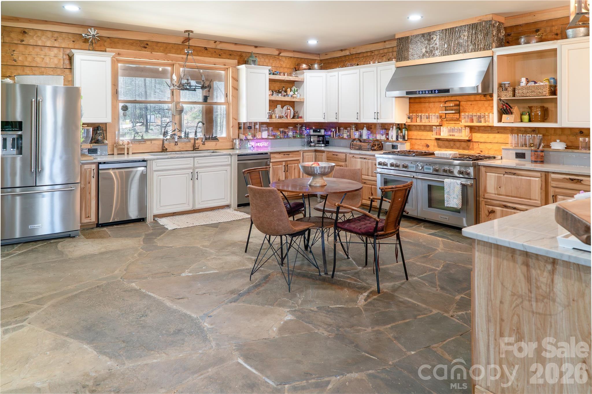 4885 Grandin Road — Lenoir