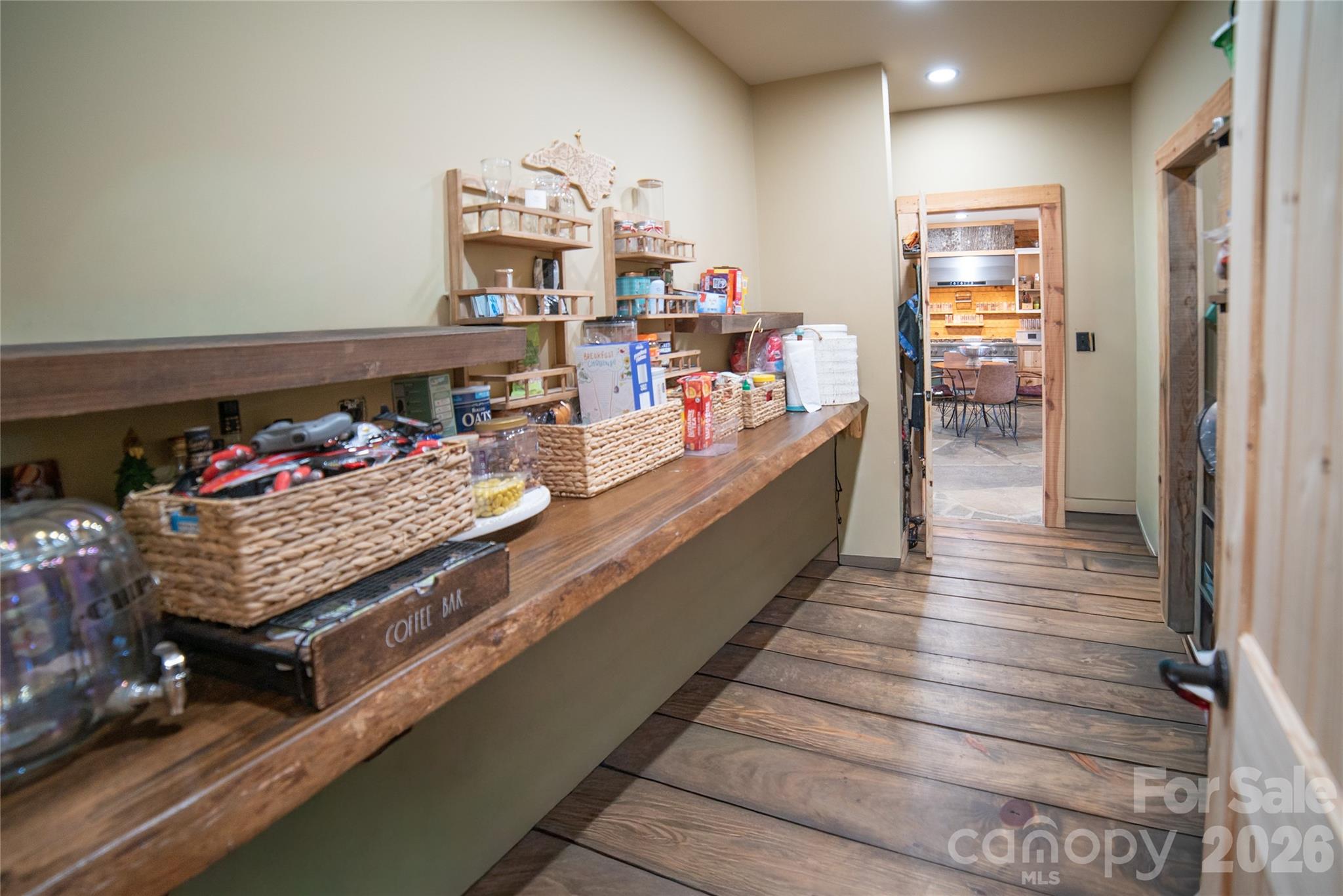 4885 Grandin Road — Lenoir