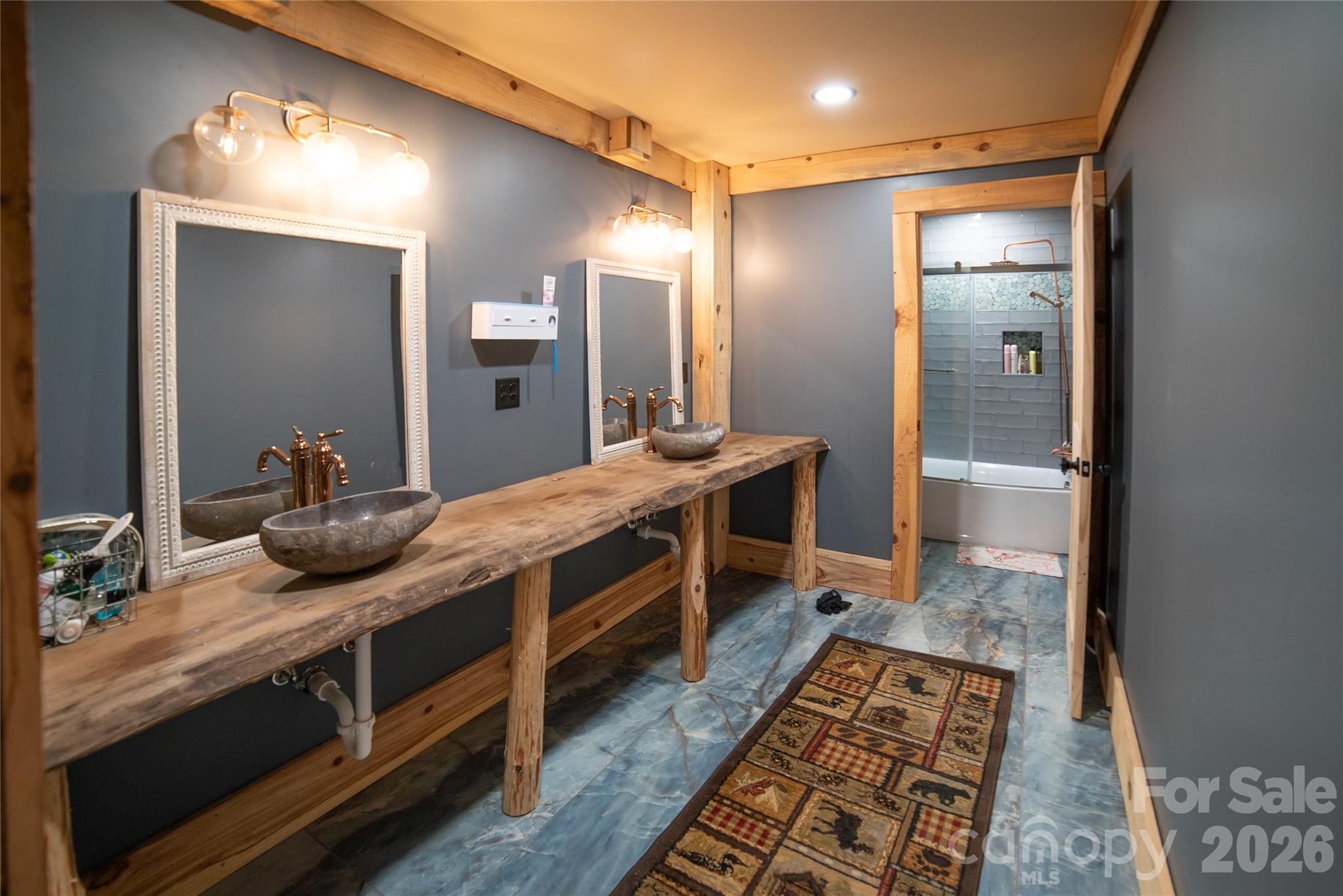 4885 Grandin Road — Lenoir